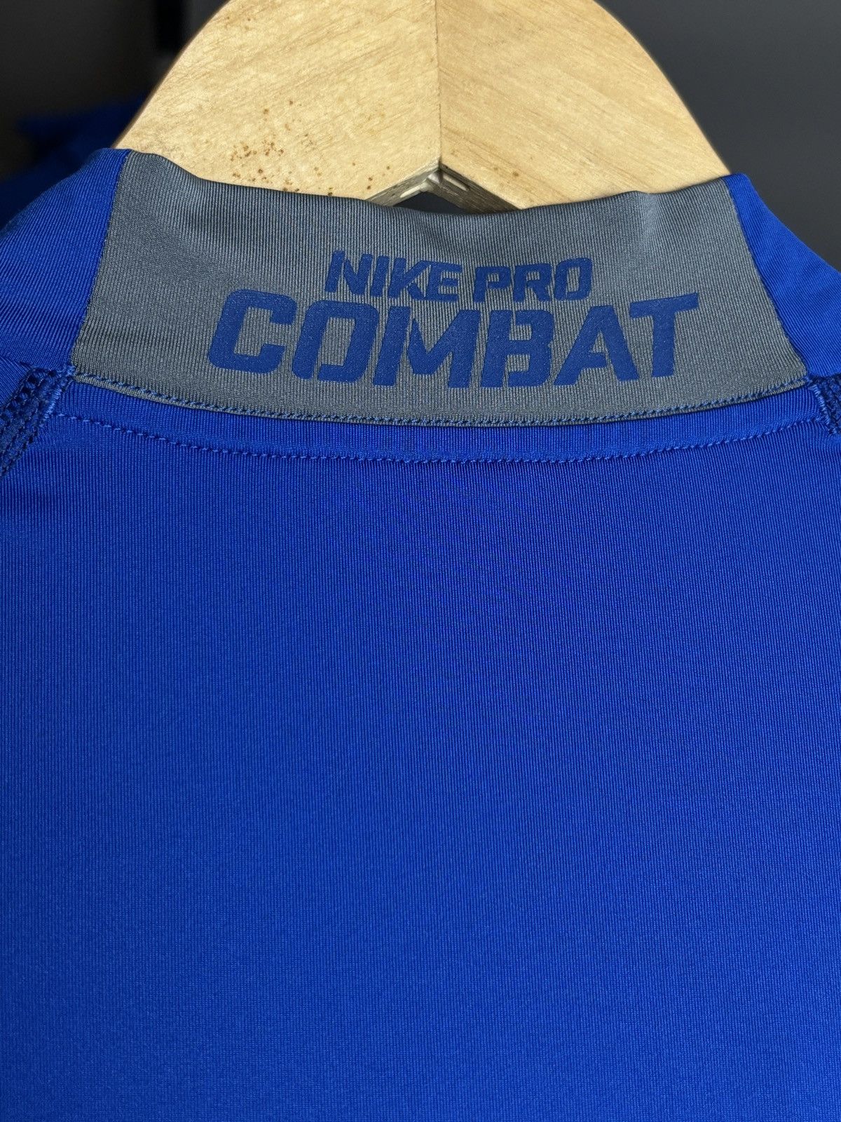 Nike Nike Pro Combat Dri-Fit Long Sleeve T-Shirt Size US L / EU 52-54 / 3 - 5 Thumbnail