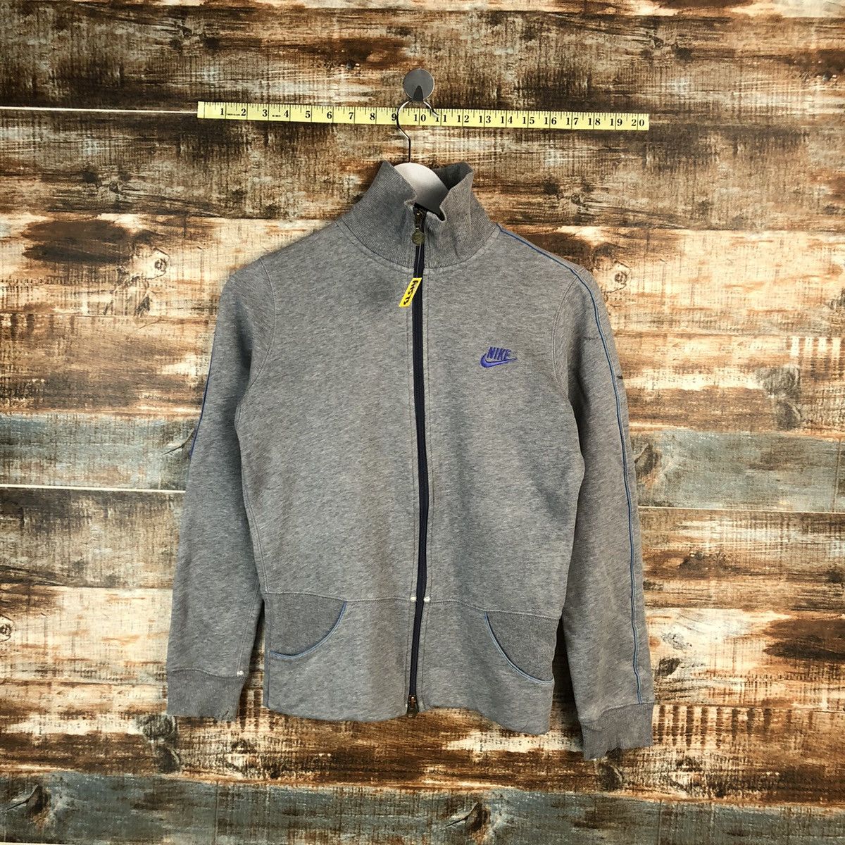 Nike Nike vintage sportwear Grey sweater Sweatshirt #A1573 Size S / US 4 / IT 40 - 1 Thumbnail
