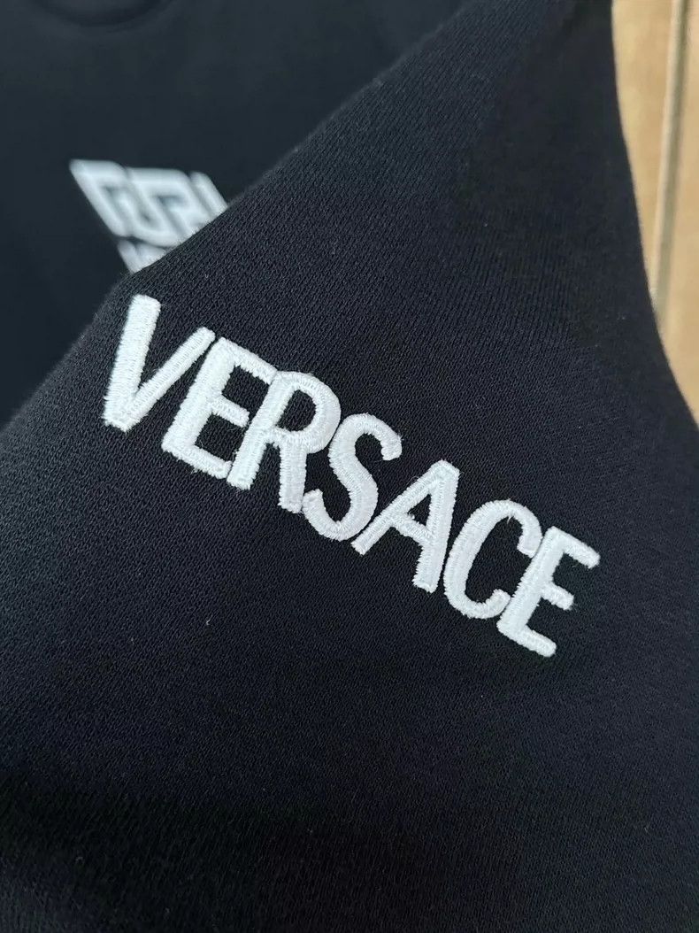 Other Versace Men's casual crew neck sweatshirt with long sleeve Size US S / EU 44-46 / 1 - 6 Thumbnail