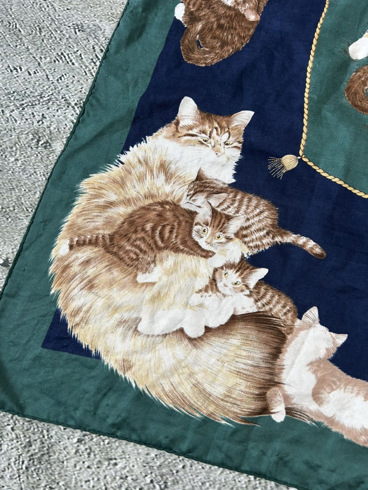 Vintage Vintage scarf cats fullprint shawl Size ONE SIZE - 2 Thumbnail