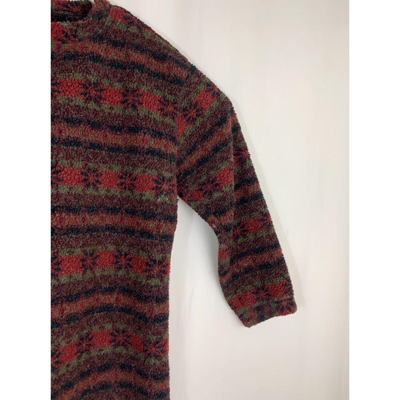 Vintage Woolrich Mens Sweater M Red Green Made in USA Rugged Outdoor Wear Pullover Mens Family US Theme Size US M / EU 48-50 / 2 - 3 Thumbnail