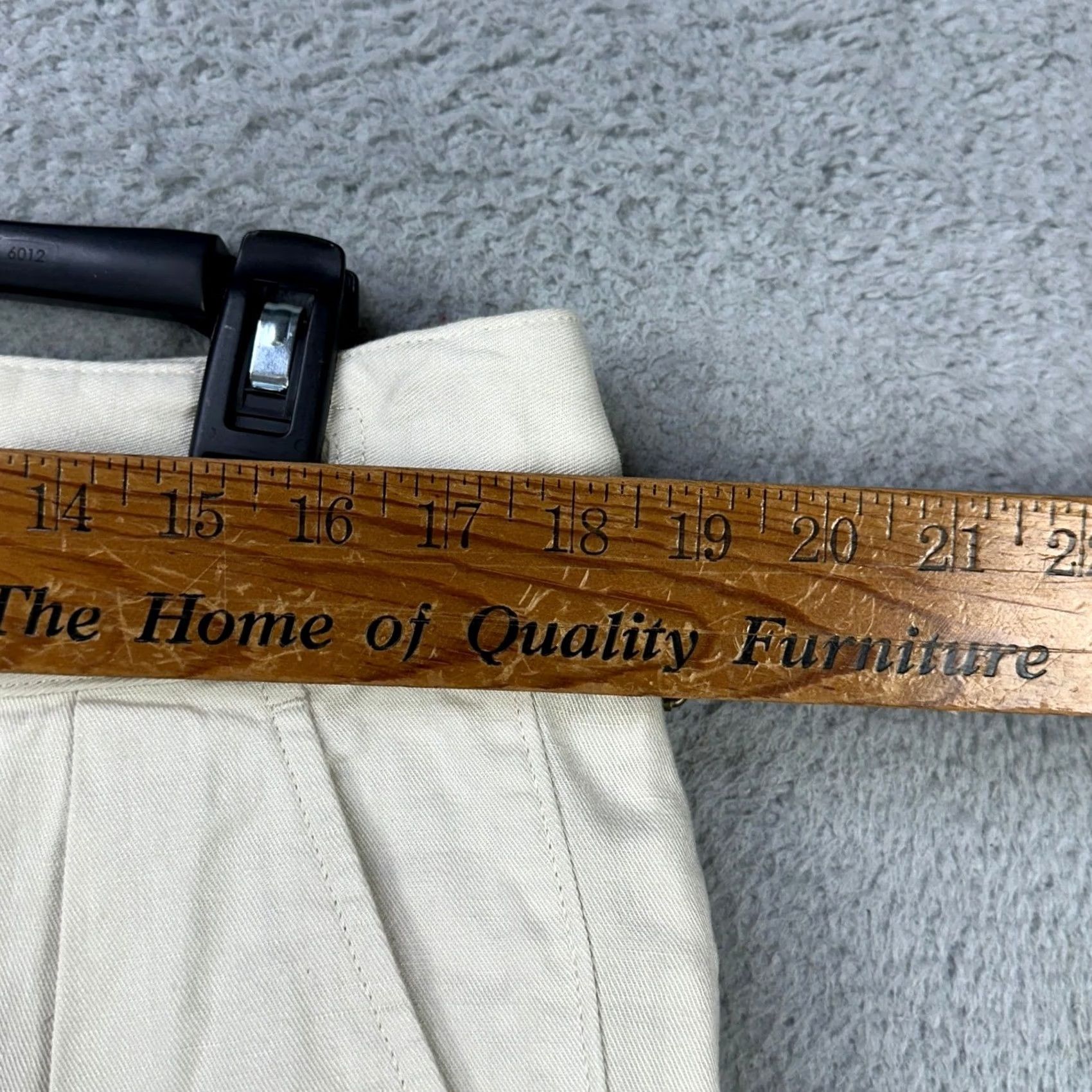 Banana Republic VINTAGE? No. Banana Republic Womens Baggy Cargo Pants 12 Petite Cream Belted Linen Blend NEW Size 34" / US 12 / IT 48 - 7 Thumbnail