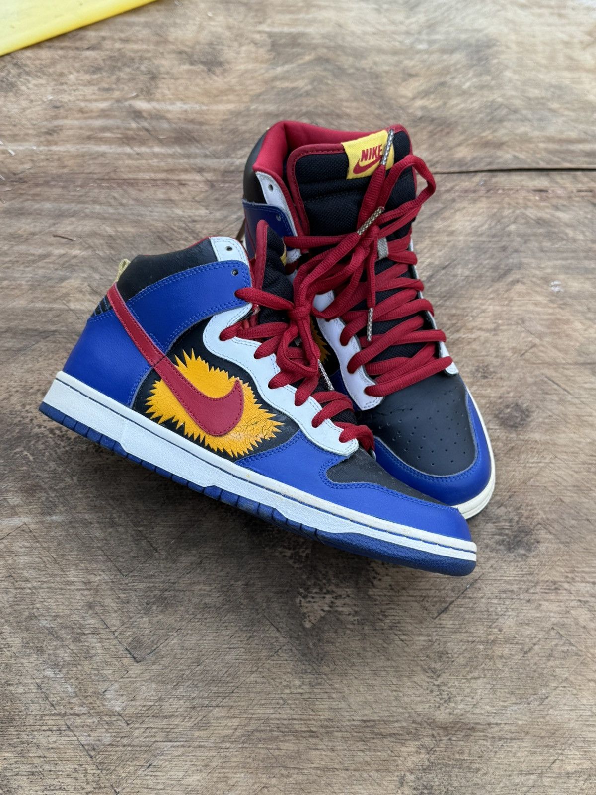 Nike Nike SB Dunk High “Comic” Size US 10.5 / EU 43-44 - 1 Thumbnail