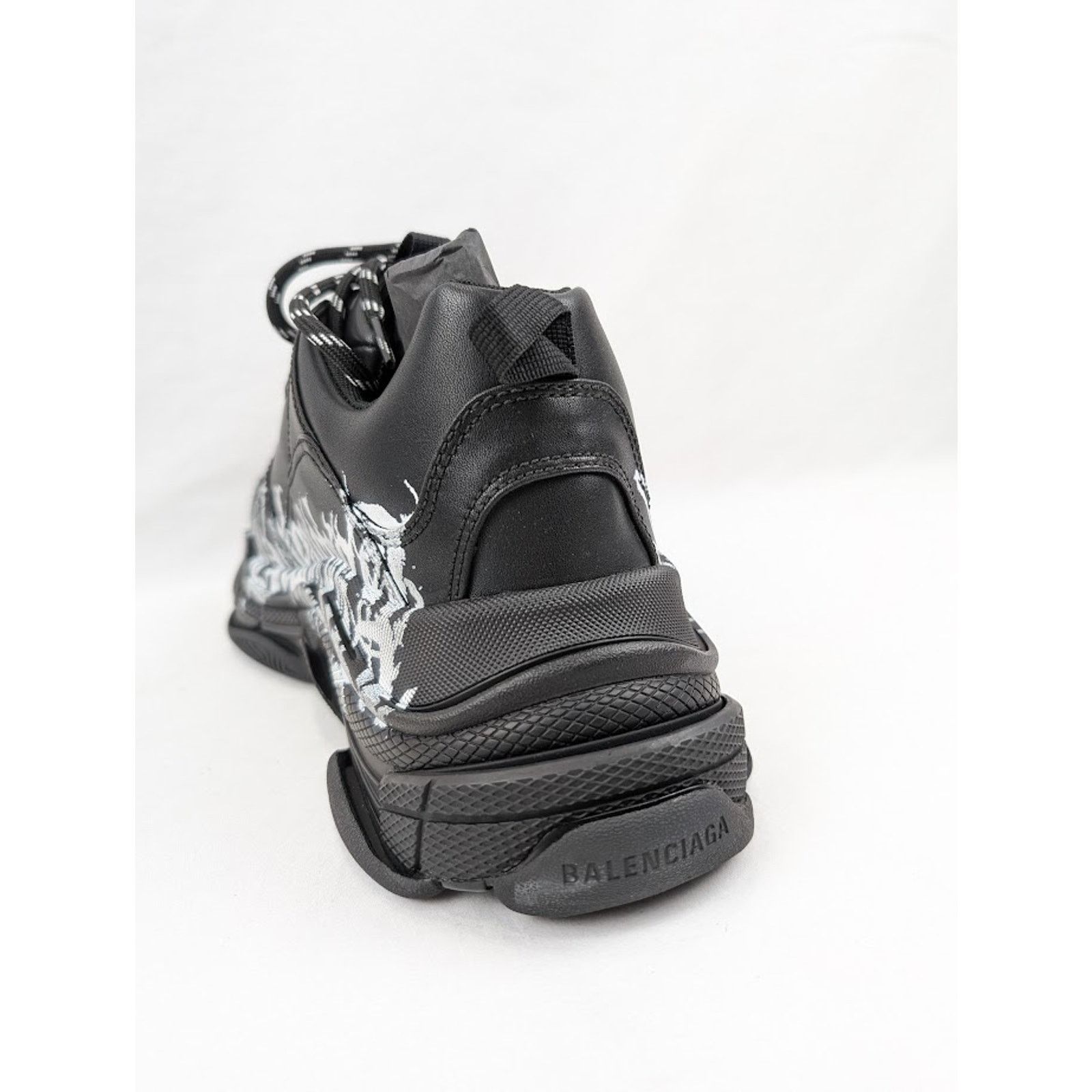 Balenciaga o1rshd1 Q:4 / Leather Triple S Sneakers in Black/White Size US 10 / EU 43 - 11 Thumbnail