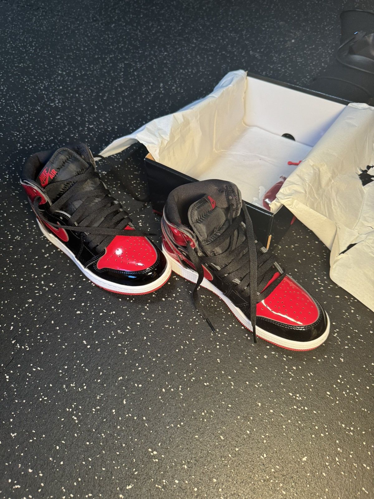 Jordan Brand × Nike Nike Air Jordan 5.5 Y BOYS like new gently worn black + red Size US 5.5 / EU 38 - 3 Thumbnail