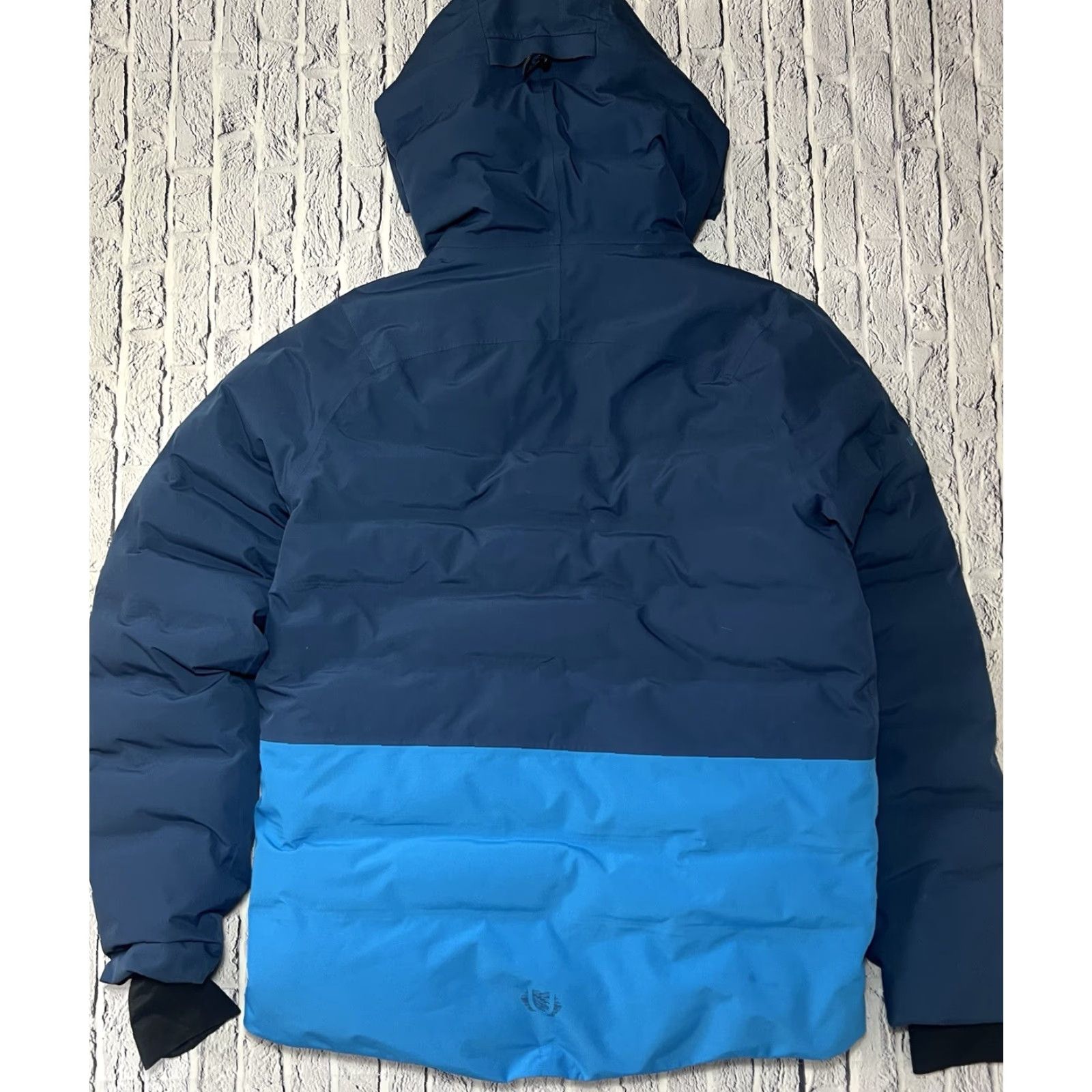Vintage UNTRAKТ IGNEOUS Down Insulated Ski Snowboard Jacket L Men’s Blue Slim Puffer Jacket Winter Skiing 30” 32.5” Length Men Size US L / EU 52-54 / 3 - 5 Thumbnail