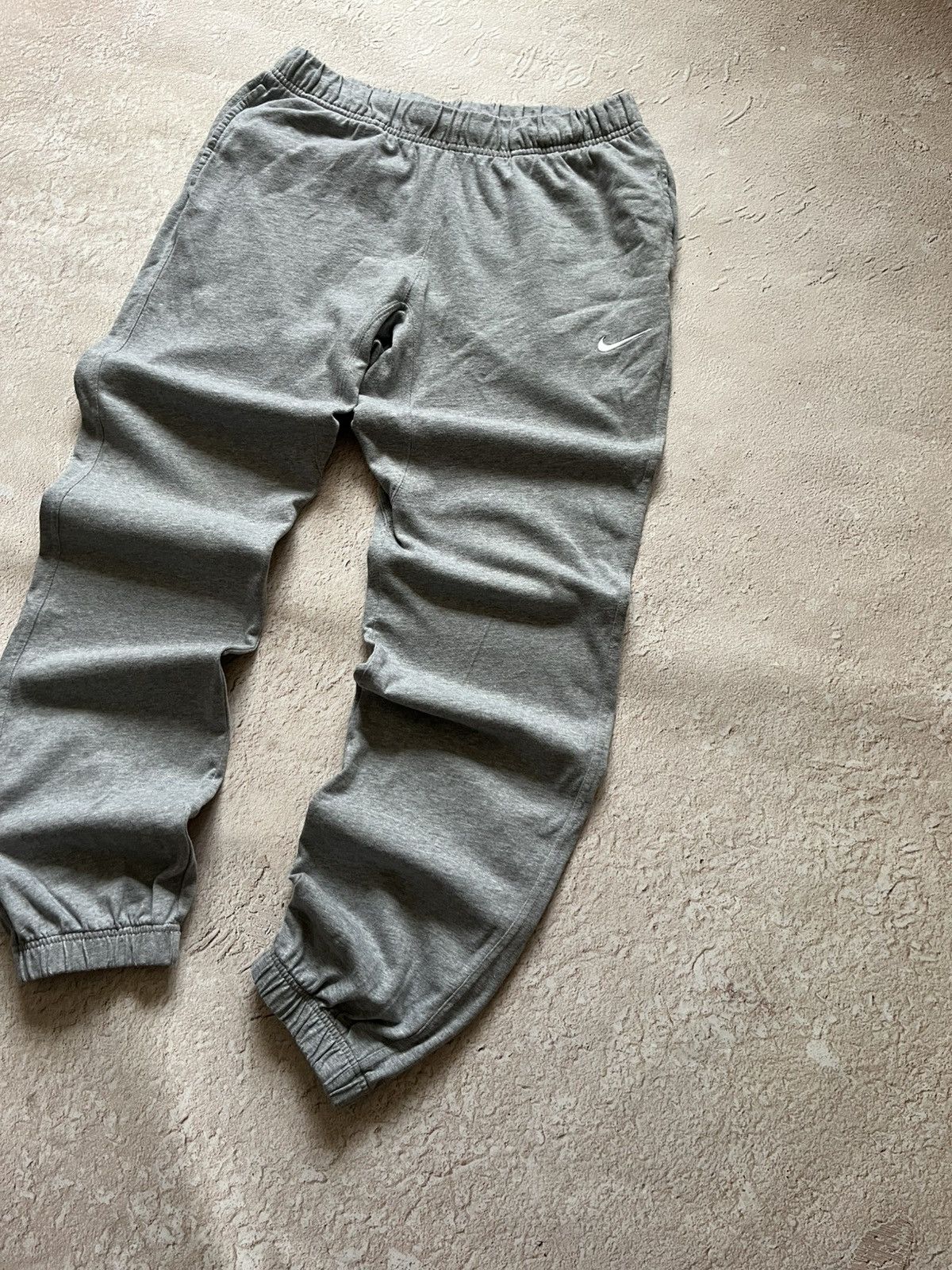 Nike Nike Sportswear Essential Fleece Joggers Size US 32 / EU 48 - 2 Thumbnail