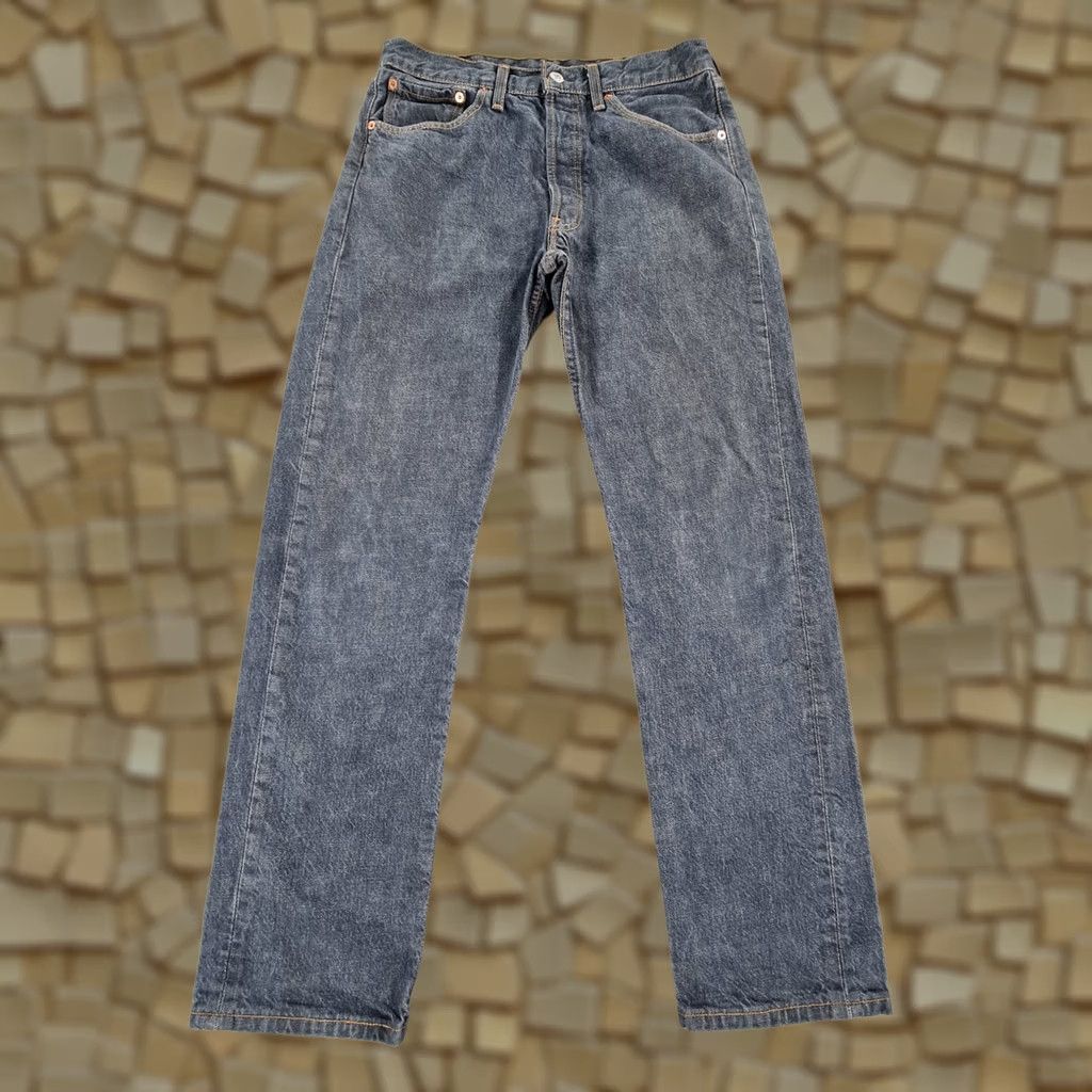 Levi's VINTAGE Levi's 501 Jeans Mens Blue W30 L30 Regular Straight Denim 100% Cotton Button Fly 5-Pocket USA 90s Size US 30 / EU 46 - 1 Thumbnail