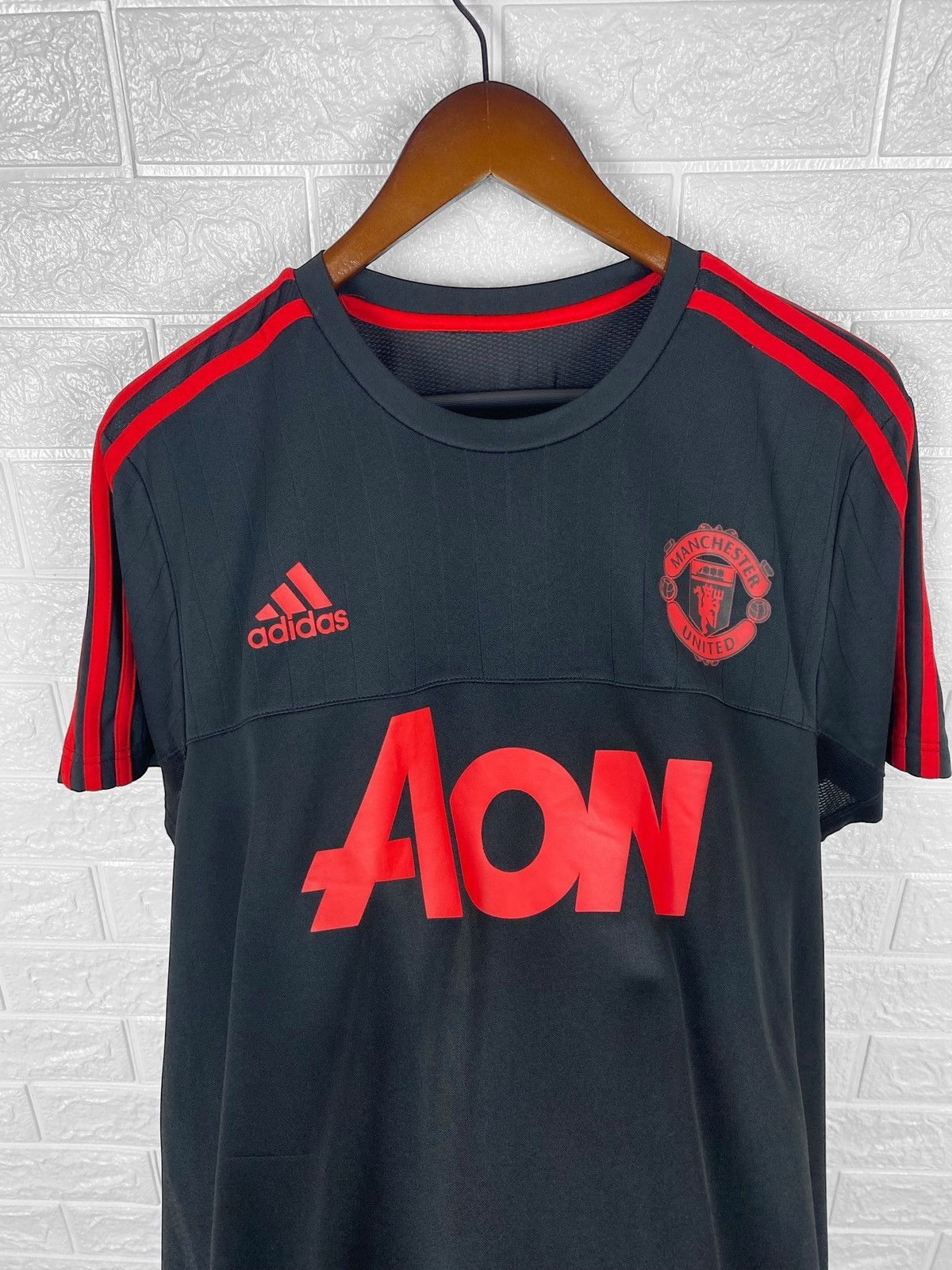 Adidas Adidas Manchester United 2015 2016 football soccer jersey Size US L / EU 52-54 / 3 - 2 Thumbnail