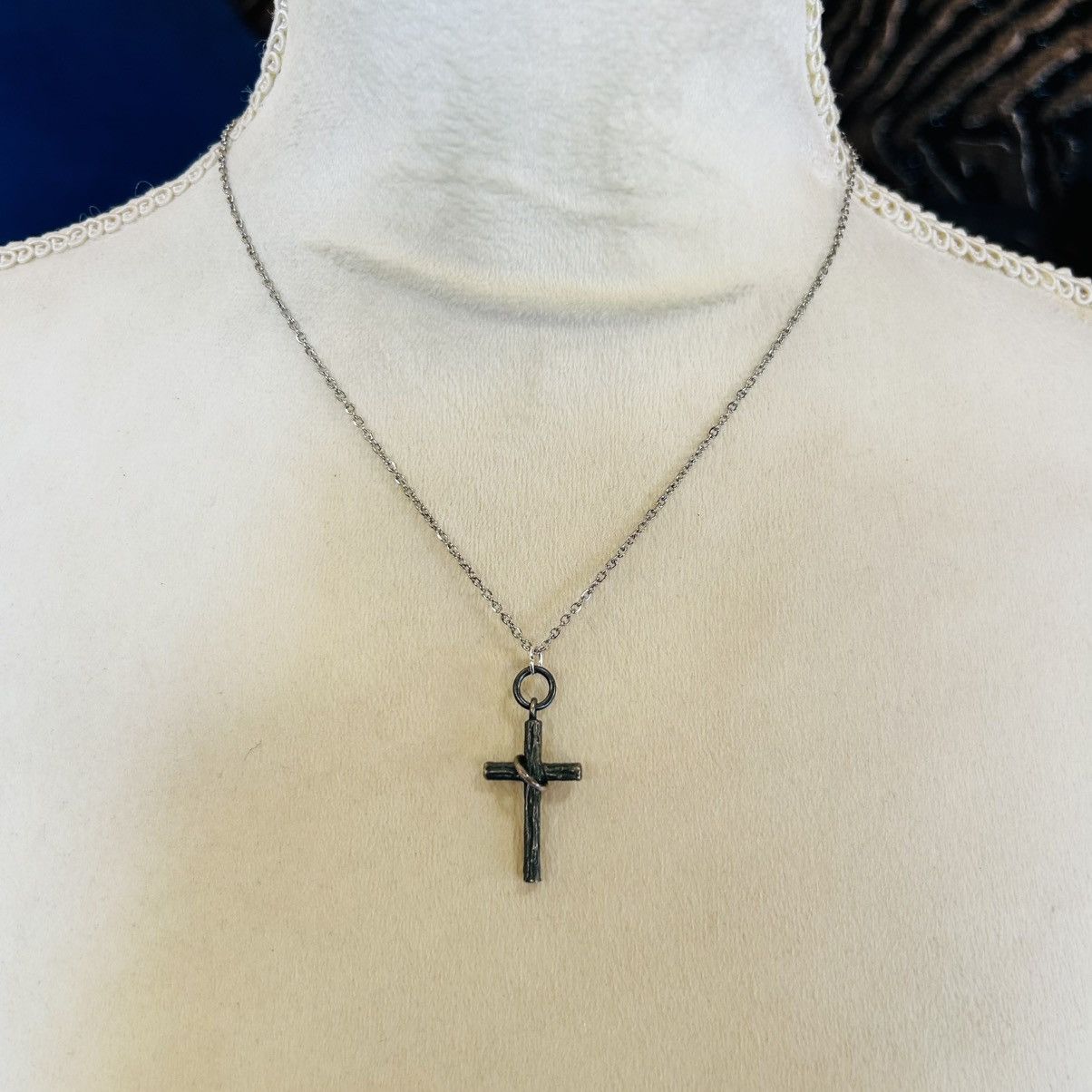 Vintage Eternal cross pendant on chain necklace Size ONE SIZE - 3 Thumbnail