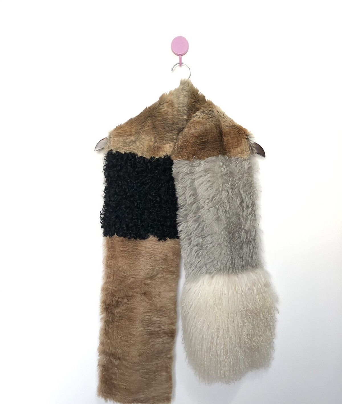 Takahiromiyashita The Soloist. TAKAHIROMIYASHITA THE SOLOIST fur collar. Size ONE SIZE - 1 Thumbnail