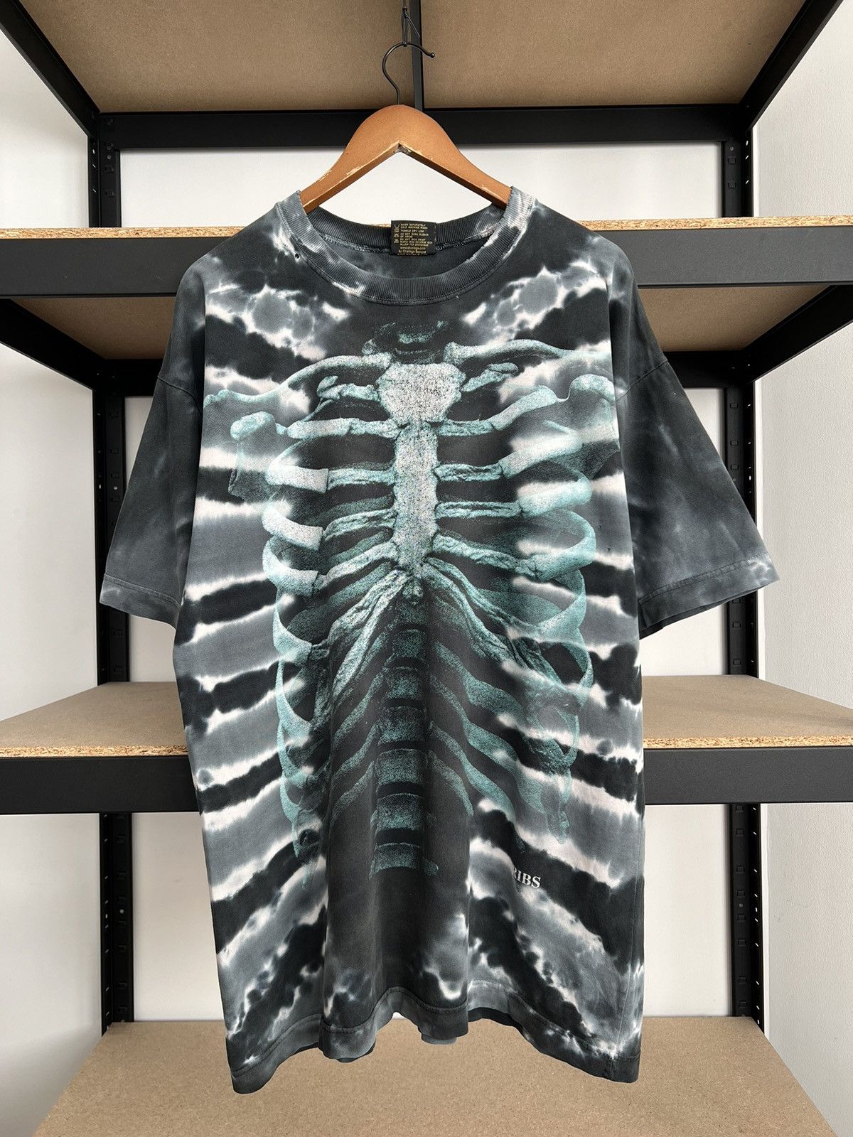 Vintage Vintage 90s Planet Earth Skeleton Ribs Tie Dye T-shirt Size US L / EU 52-54 / 3 - 2 Thumbnail