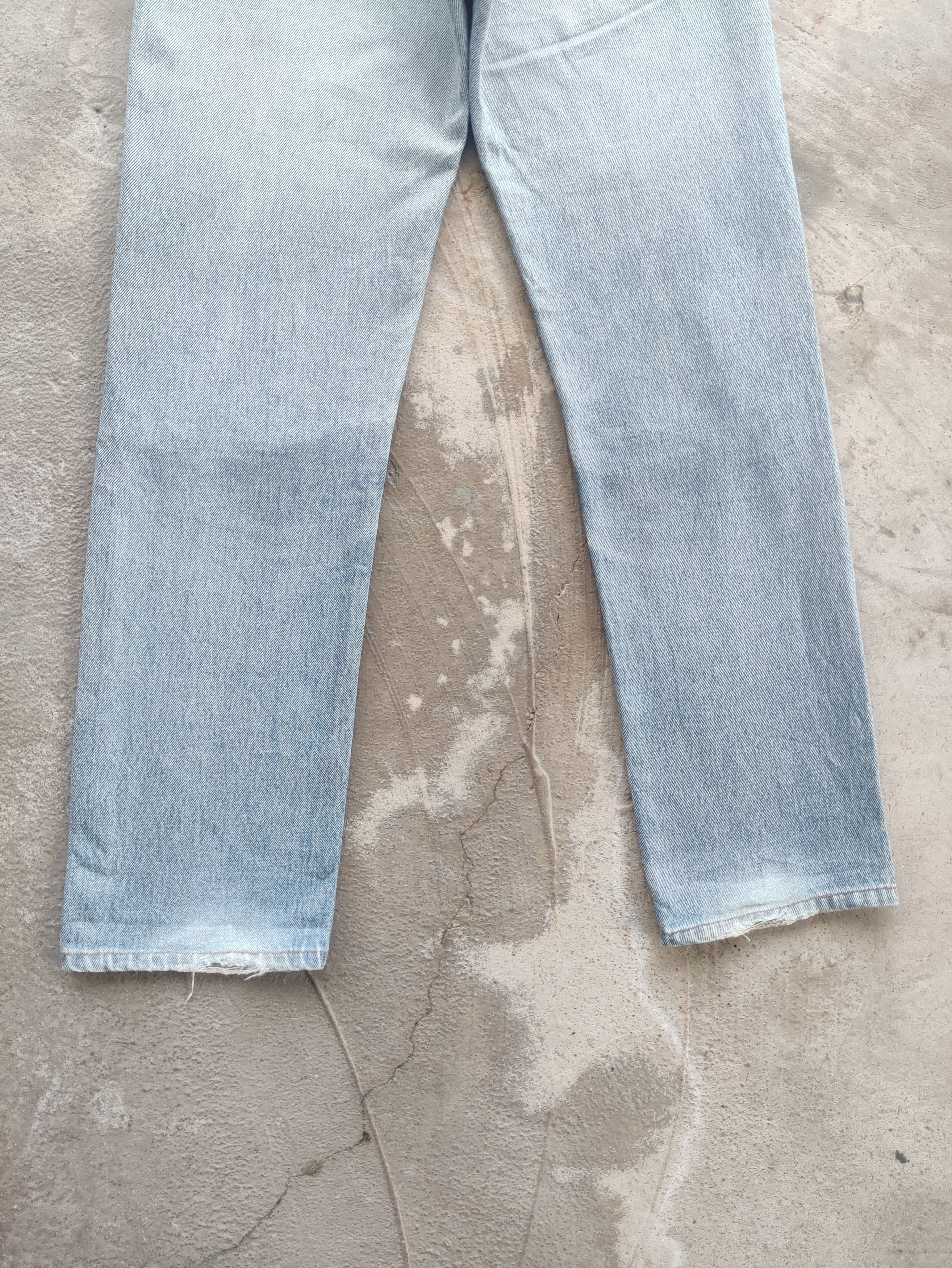 Levi's Vintage Levis 501 Button Baggy Distressed Faded Denim Size US 27 - 10 Thumbnail