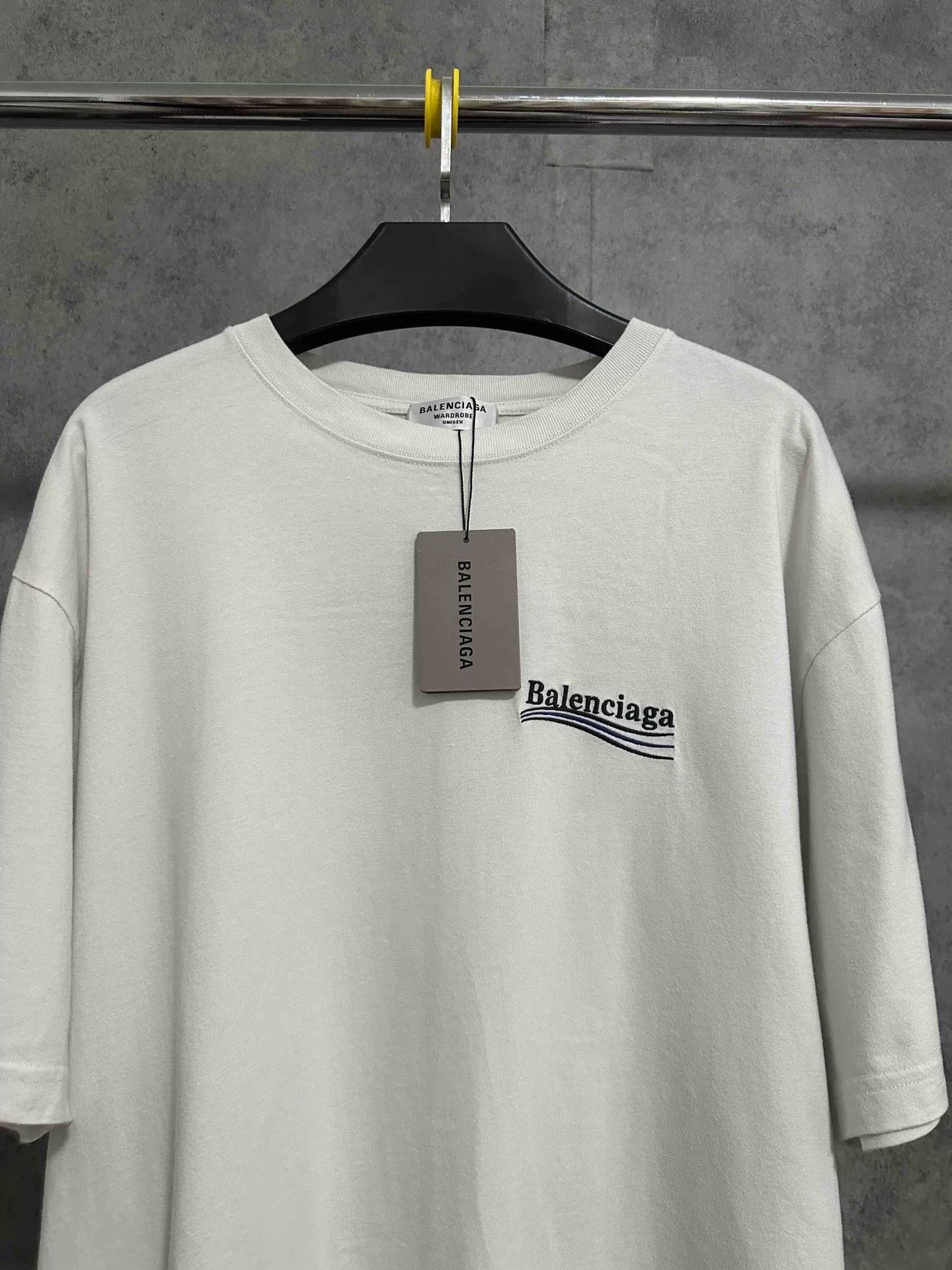 Balenciaga Balenciaga Short-Sleeve T-Shirt Coke Wave Logo Size US M / EU 48-50 / 2 - 2 Thumbnail