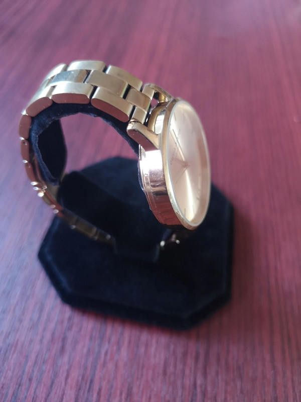 Designer Olivia gold stainless steel watch Size ONE SIZE - 7 Thumbnail