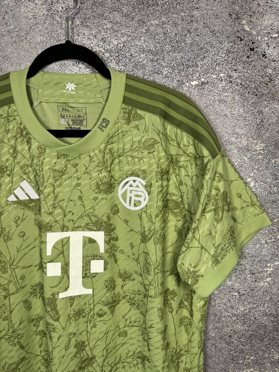 Vintage Bayern Munich 2023/24 Fan Octoberfest Soccer Jersey Size US XXL / EU 58 / 5 - 2 Thumbnail