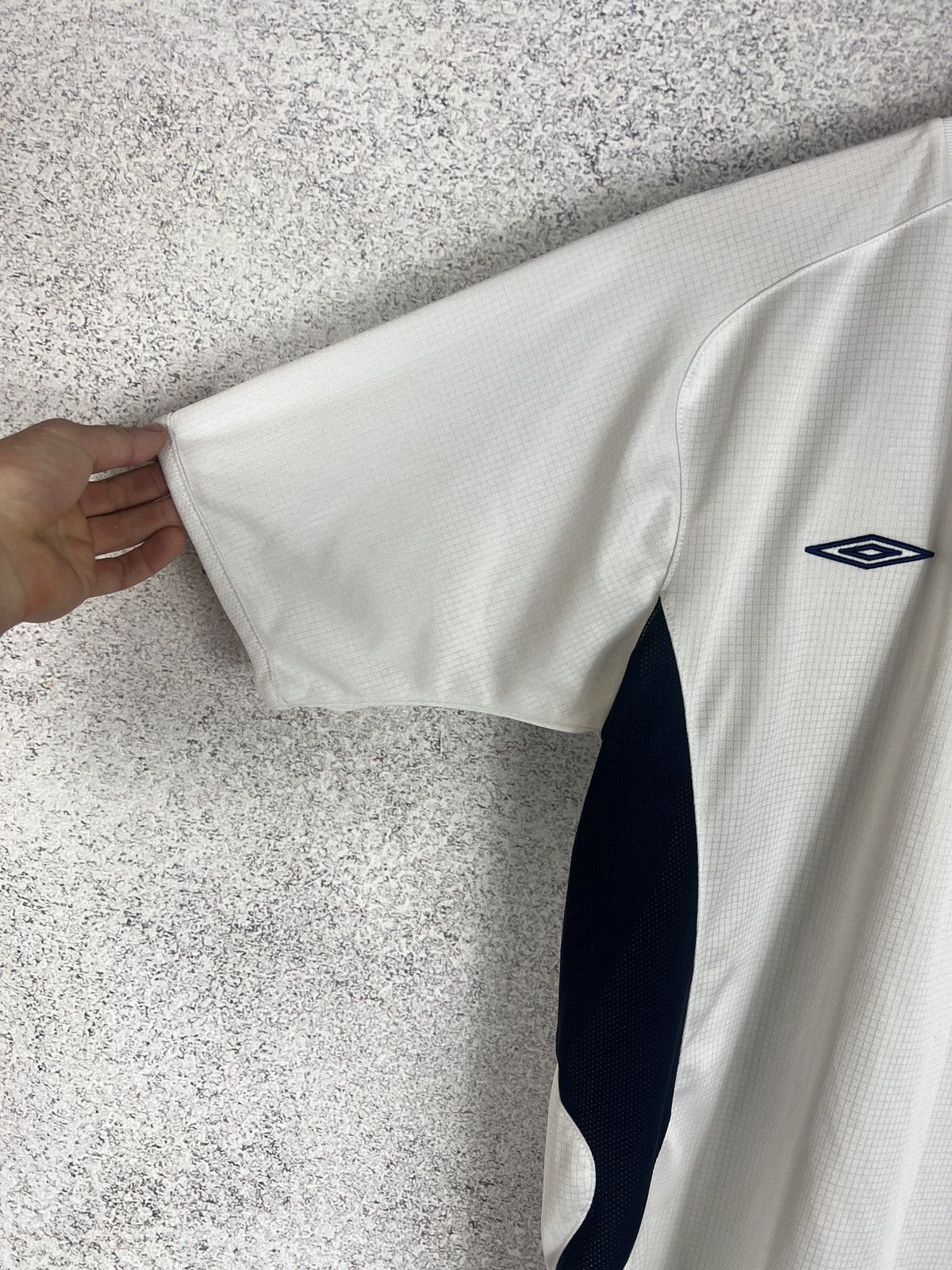Umbro Vintage Umbro England 2004 2005 Training Shirt Soccer Jersey Size US M / EU 48-50 / 2 - 3 Thumbnail