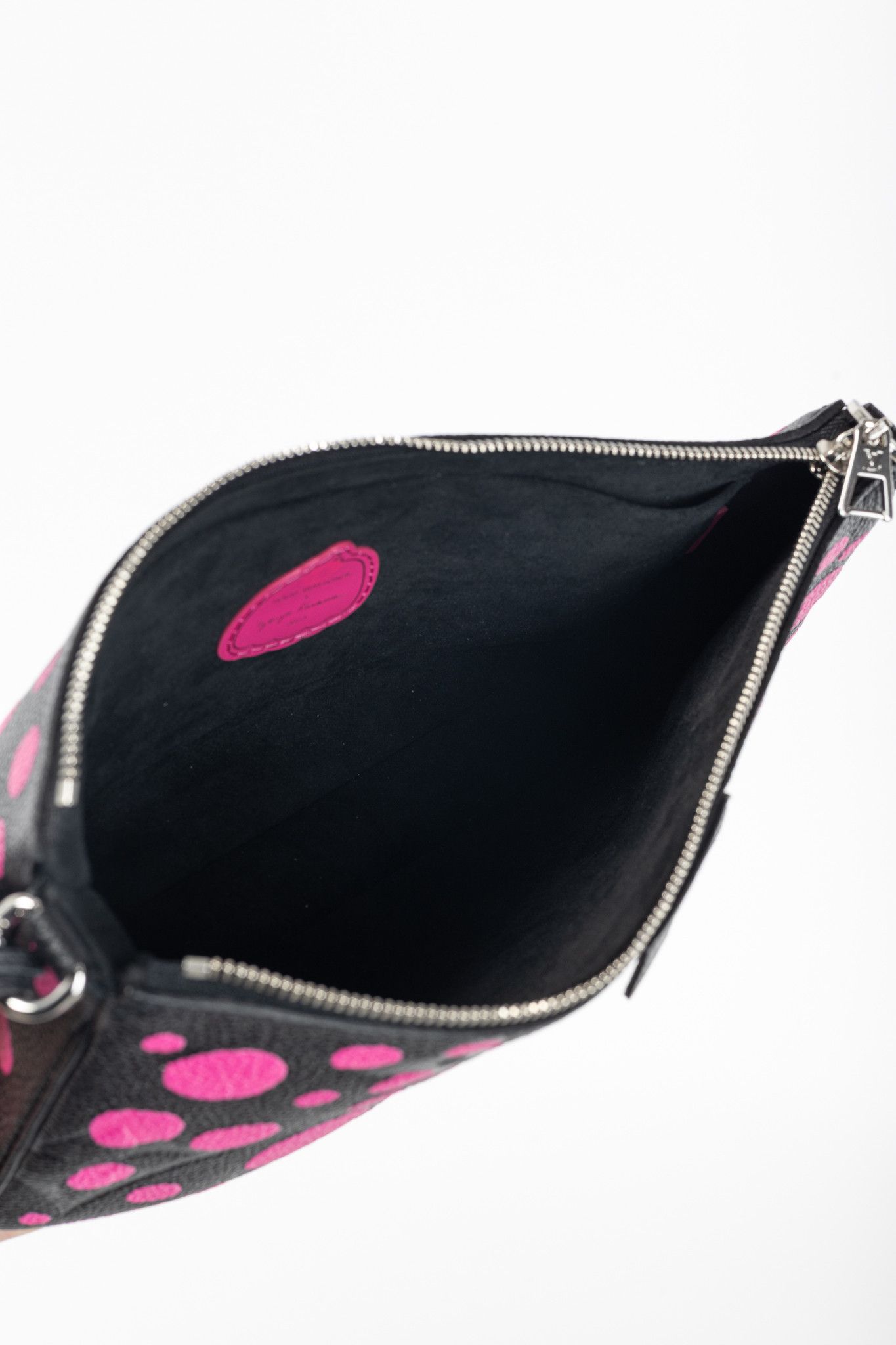 Louis Vuitton × Yayoi Kusama Louis Vuitton Multi Pochette Accessoires Infinity Dots Bag Size ONE SIZE - 17 Thumbnail