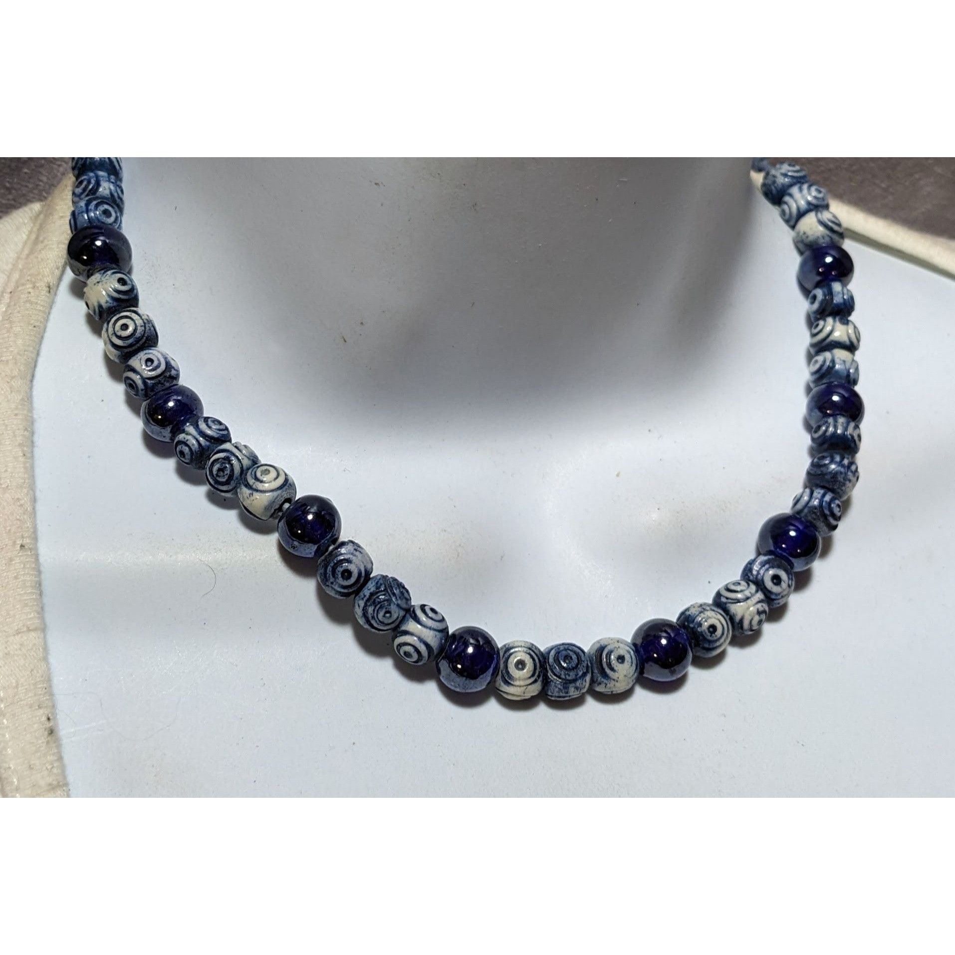 Other Retro Blue And White Beaded Cord Necklace Size ONE SIZE - 6 Thumbnail