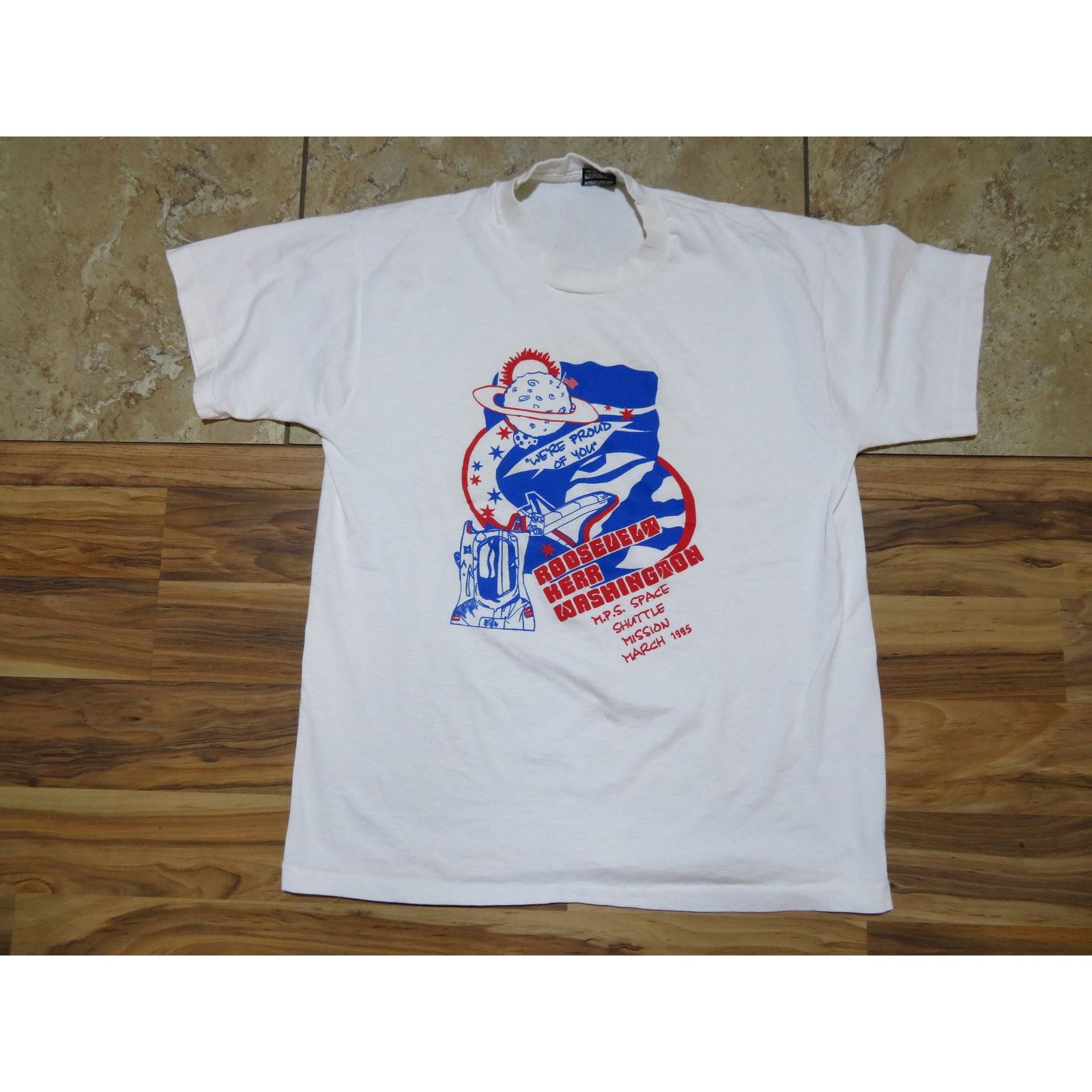Fruit Of The Loom Space Shuttle Mission White T-Shirt Sz L 1990s Size US L / EU 52-54 / 3 - 1 Thumbnail