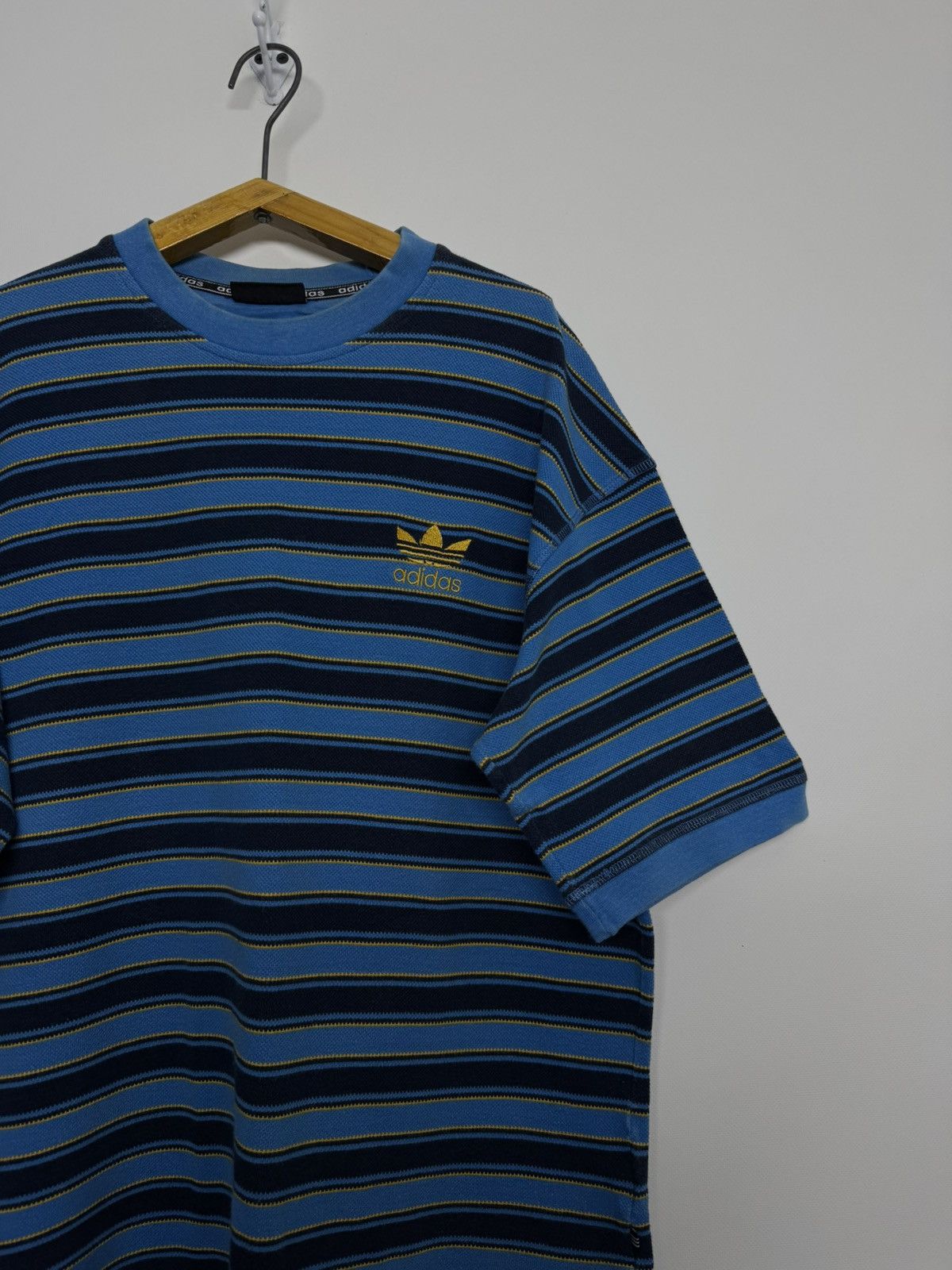 Adidas 80s adidas boarder logo t shirts y2k Size US L / EU 52-54 / 3 - 4 Thumbnail