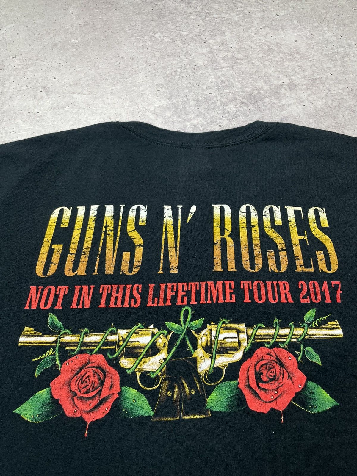 Band Tees × Guns N' Roses × Vintage Guns N Roses 2015 Tour Bend Tee Rock T Shirt Size US XXL / EU 58 / 5 - 5 Thumbnail