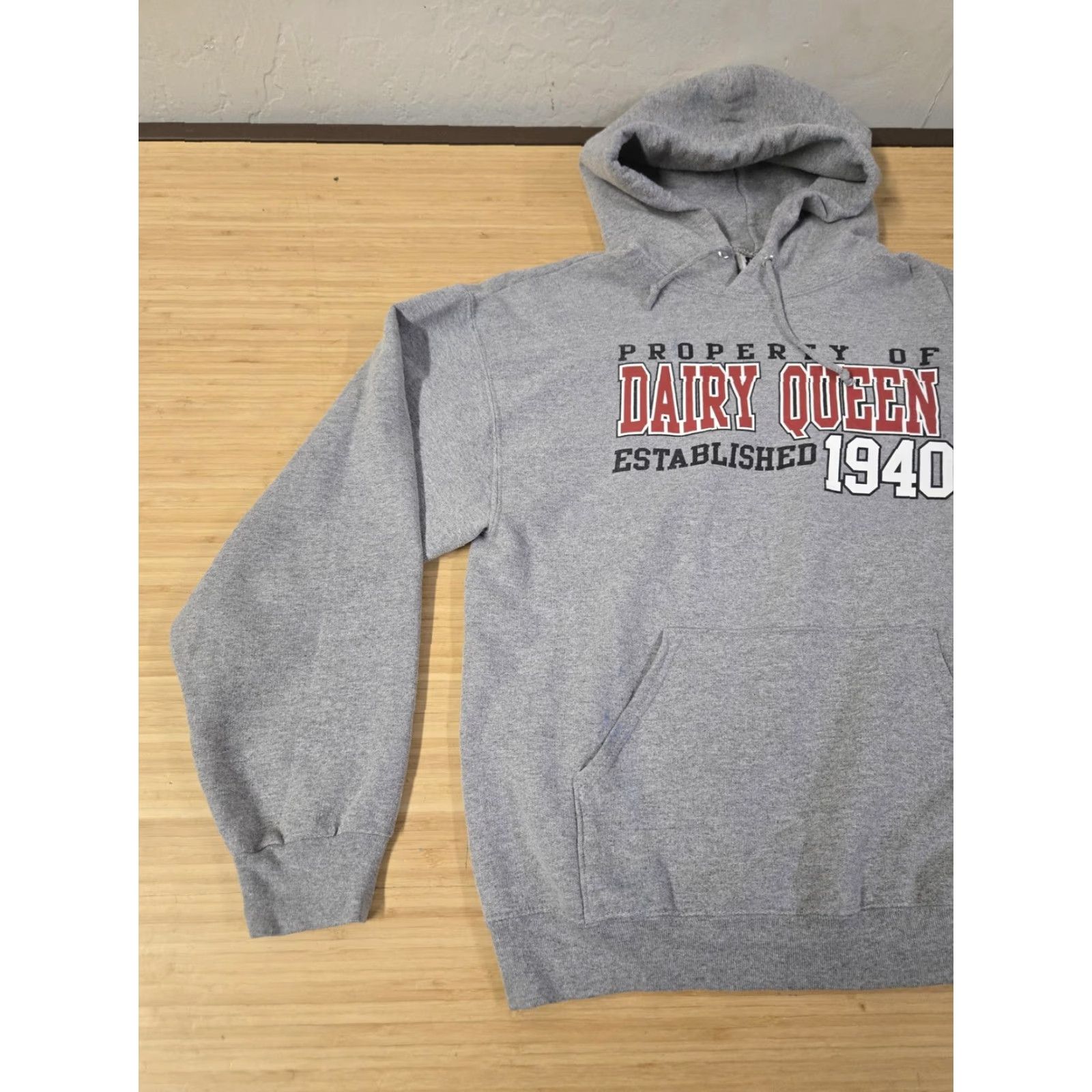 Jerzees Dairy Queen Hoodie Sweatshirt Men L Gray Property Of Established 1940 Graphic Print Logo Kangaroo Pocket Pullover Fleece Jerzees NuBlend Size US L / EU 52-54 / 3 - 3 Thumbnail