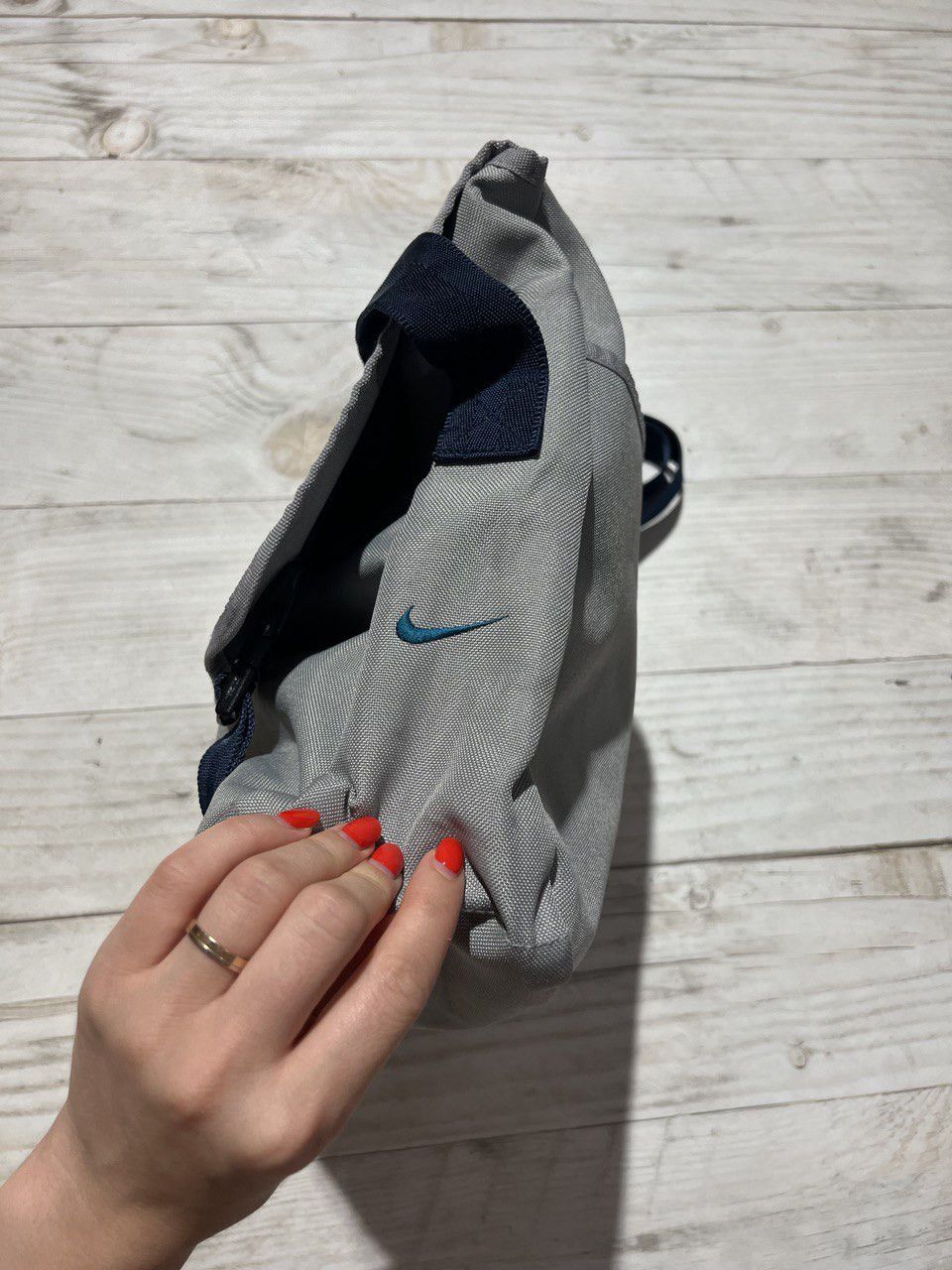 Nike Vintage Nike Messenger Bag Shoulders 90s Gorpcore Size ONE SIZE - 6 Thumbnail