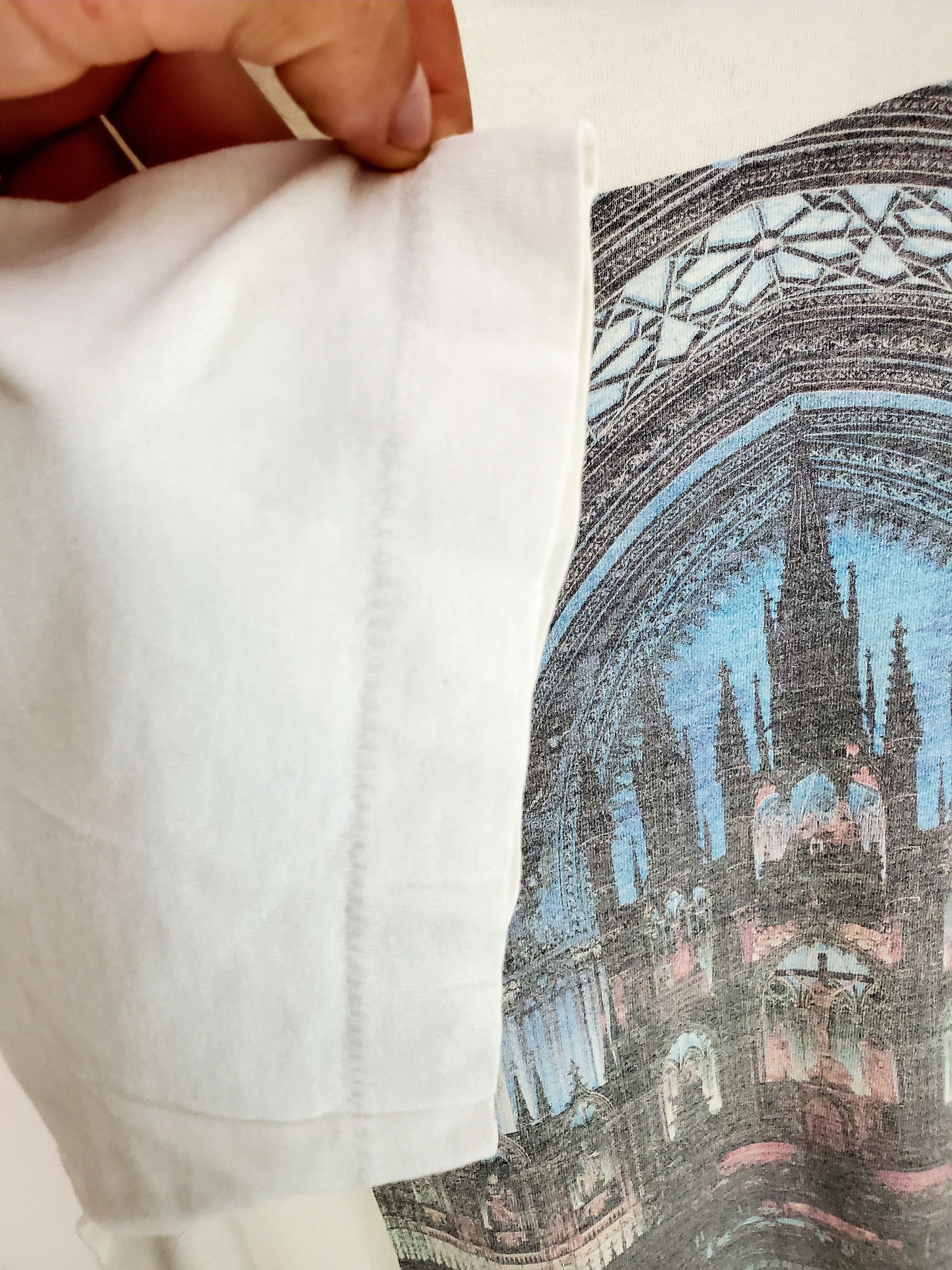 Japanese Brand Vintage Minolta T-Shirt 80s 90s Graphic Cathedral Print L Size US L / EU 52-54 / 3 - 4 Thumbnail