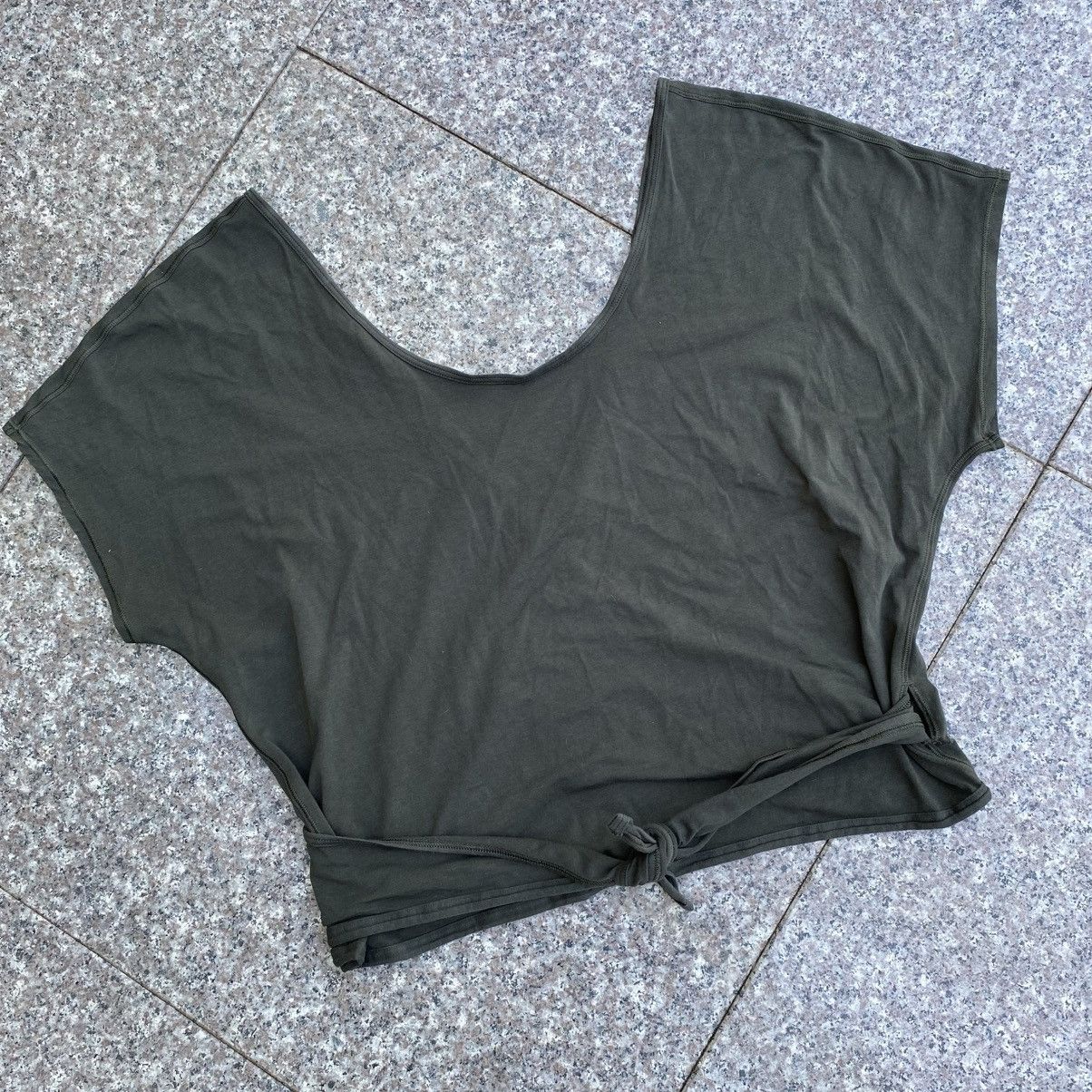 Lululemon Lululemon it’s a tie top Size L / US 10 / IT 46 - 2 Thumbnail