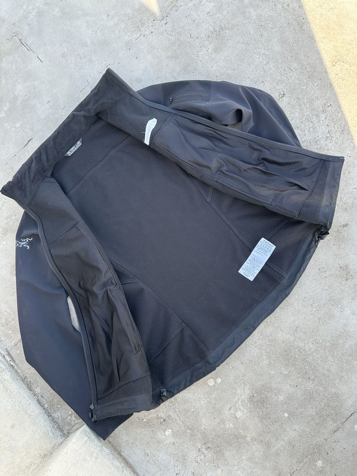 Arc'teryx Arc’teryx Epsilon LT Jacket Women’s (Medium) Size M / US 6-8 / IT 42-44 - 5 Thumbnail