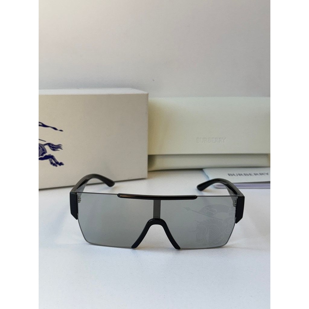 Burberry NEW Burberry BE4291 Black Grey Logo Mirror Shield Sunglasses Size ONE SIZE - 2 Thumbnail