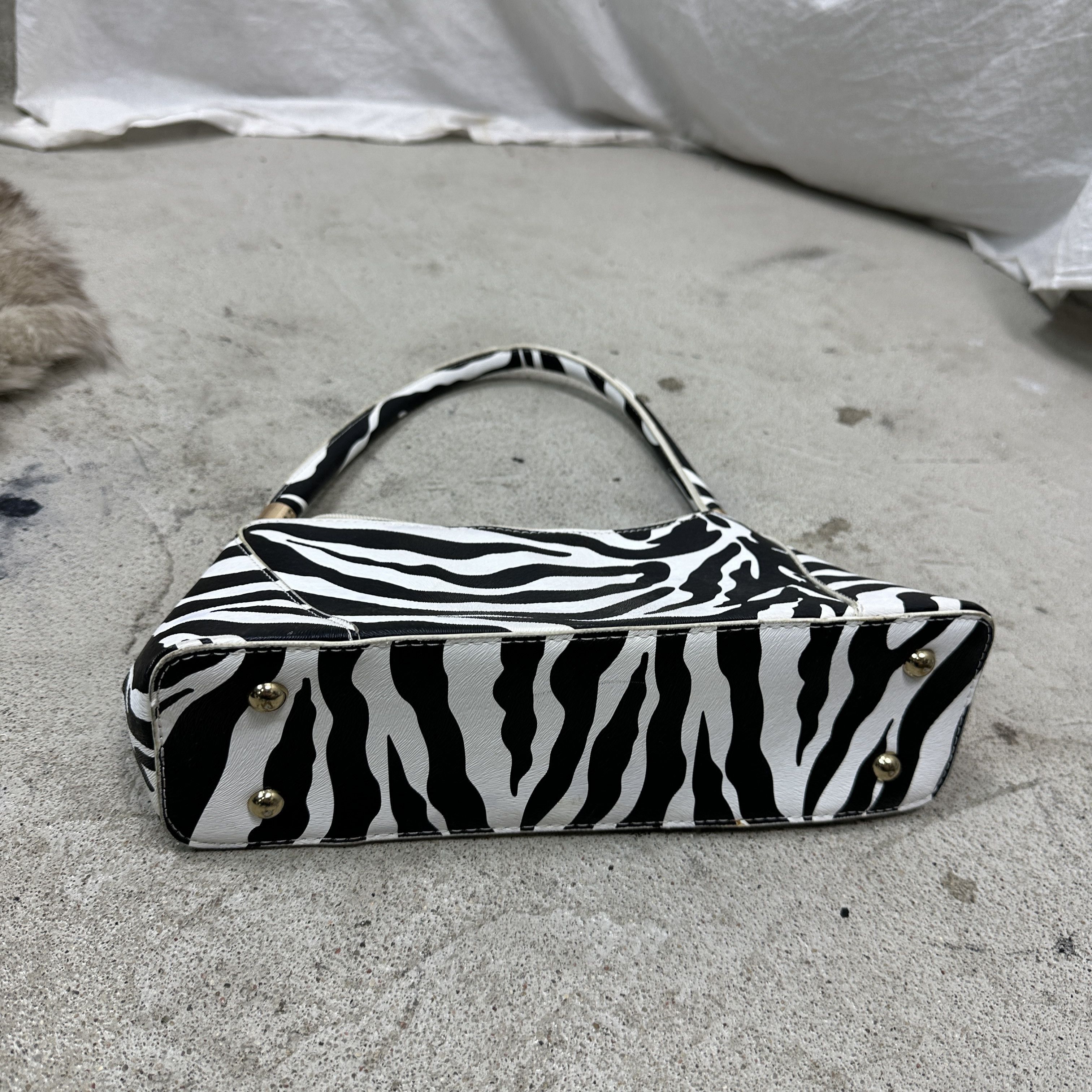 Vintage Vintage Mini Baguette Zebra Print Shoulder Bag Y2K Size ONE SIZE - 3 Thumbnail