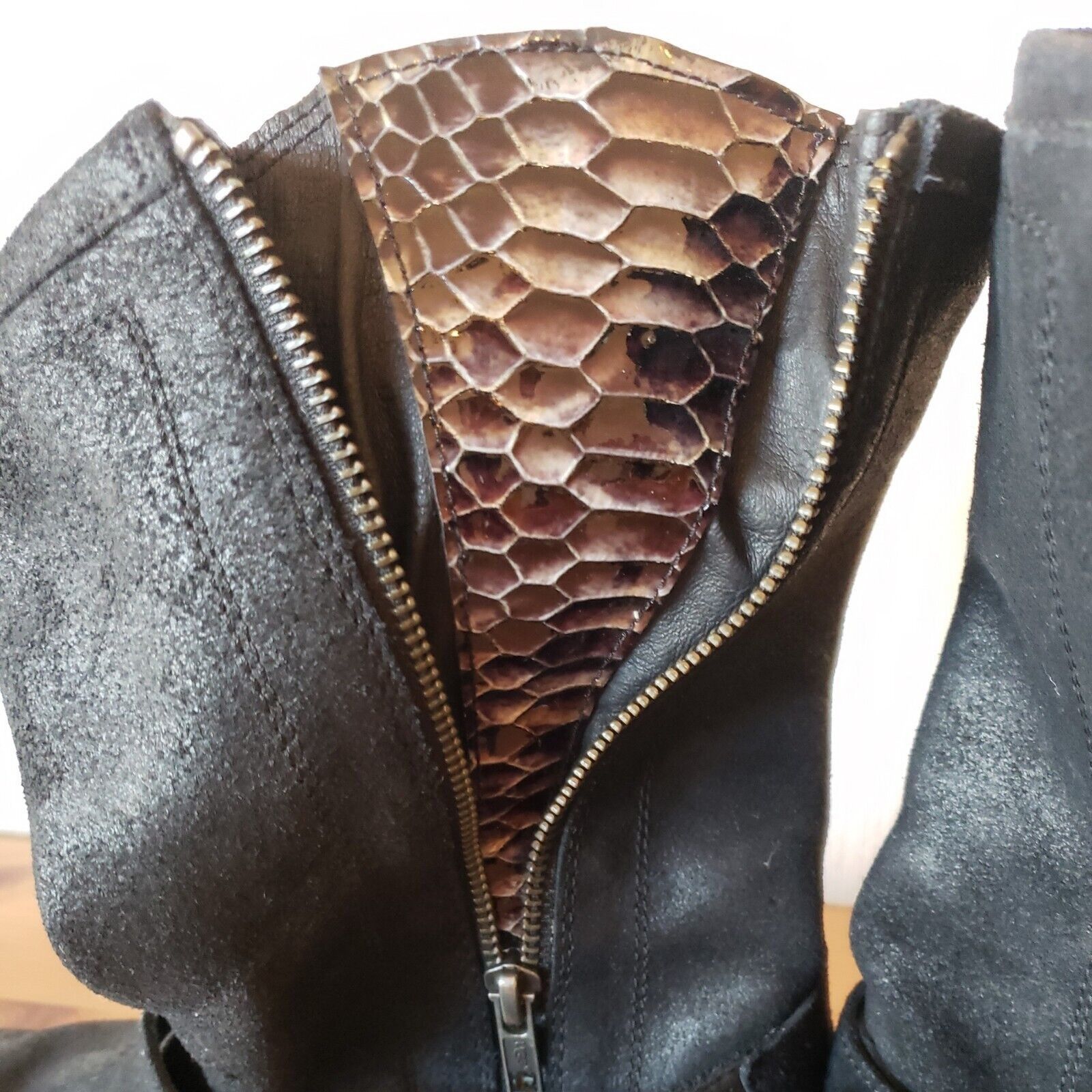 Ugg UGG Silva Moto Boots Black Suede Leather Buckle Australia Wo Size US 7 / IT 37 - 5 Thumbnail