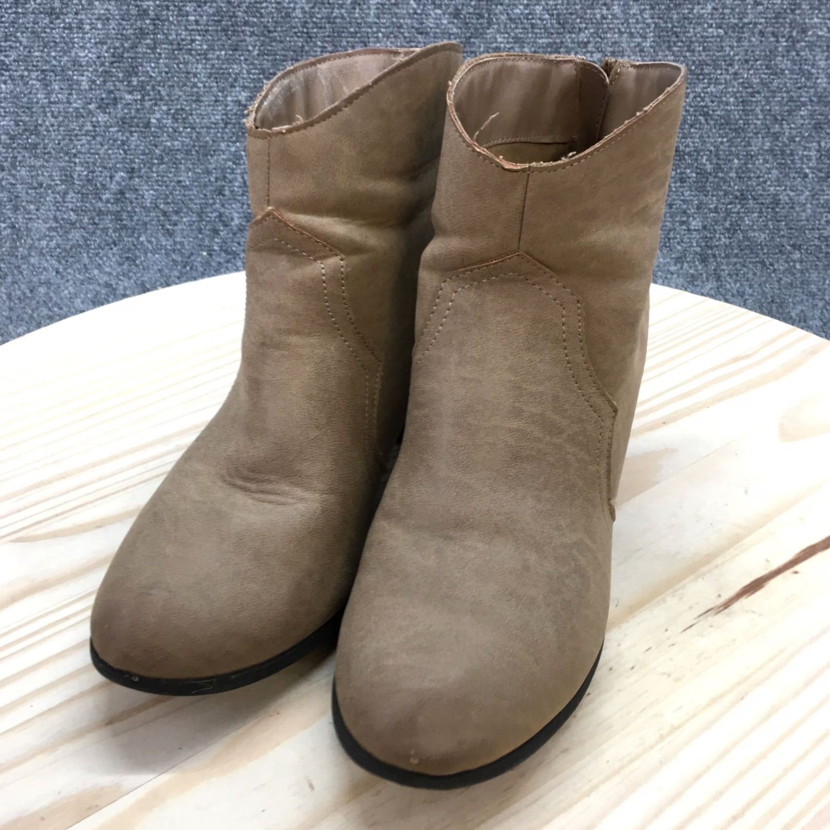 Merona Merona Boots Womens 11 Casual Back Zip Ankle Bootie Brown Faux Leather Heels Black Brown Boots height 3 inches Womens Merona Boots Size US 11 / IT 41 - 3 Thumbnail