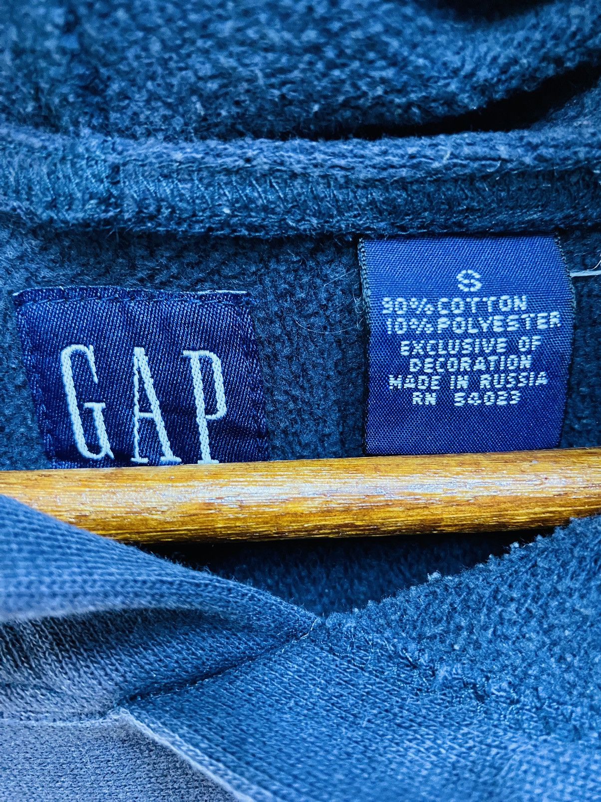 Gap Vintage GAP Hoodie Sun Faded Big Logo Pullover Jumper Size S Size US S / EU 44-46 / 1 - 7 Thumbnail
