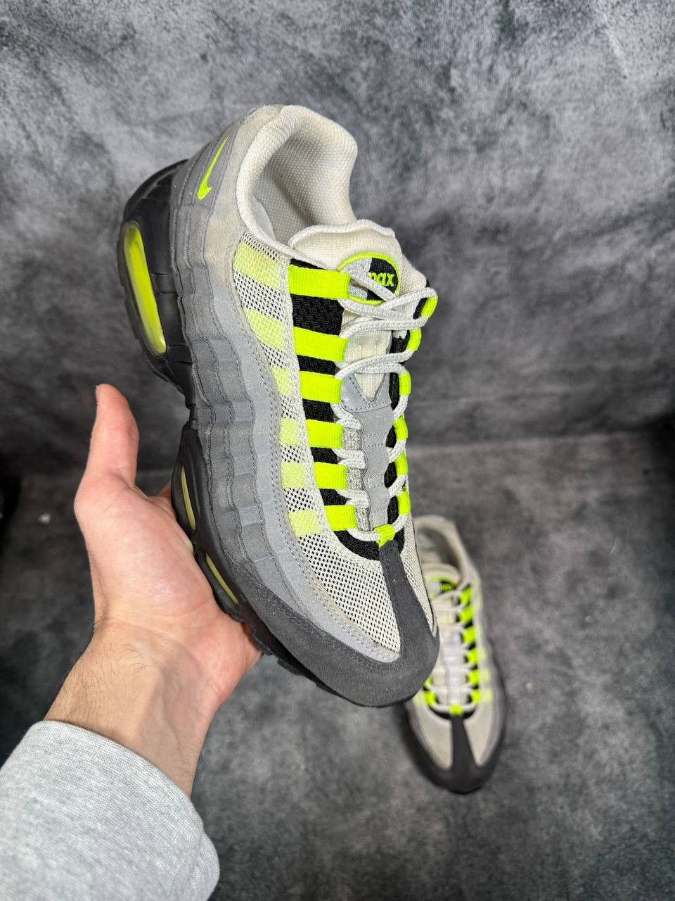 Nike Size 8.5 | Nike Air Max 95 Neon No Box | Pre-Owned Size US 8.5 / EU 41-42 - 1 Thumbnail