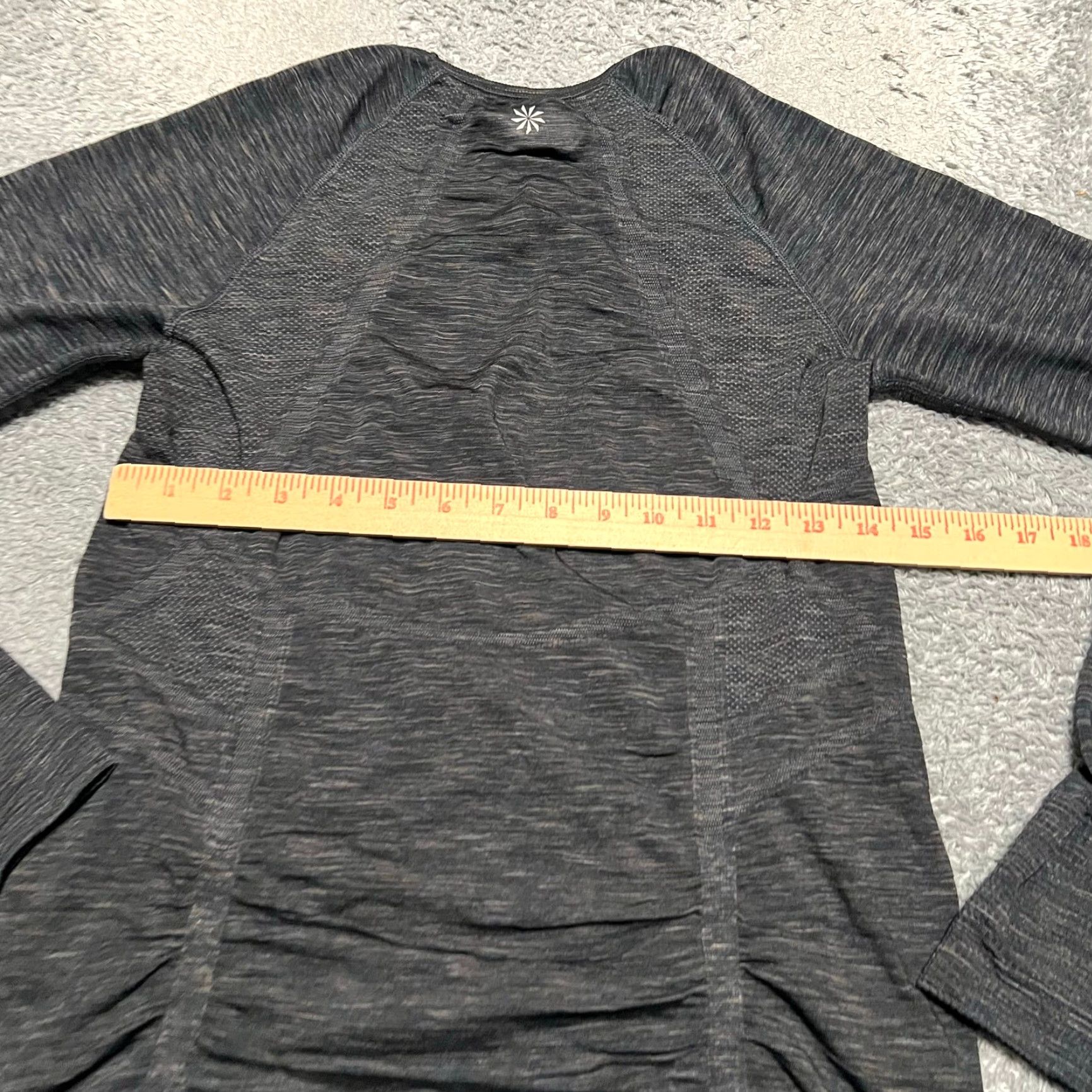 Athleta Athleta Shirt Womens Medium Fastest Track Ruched Long Sleeve Top Gray 724821 Size M / US 6-8 / IT 42-44 - 3 Thumbnail