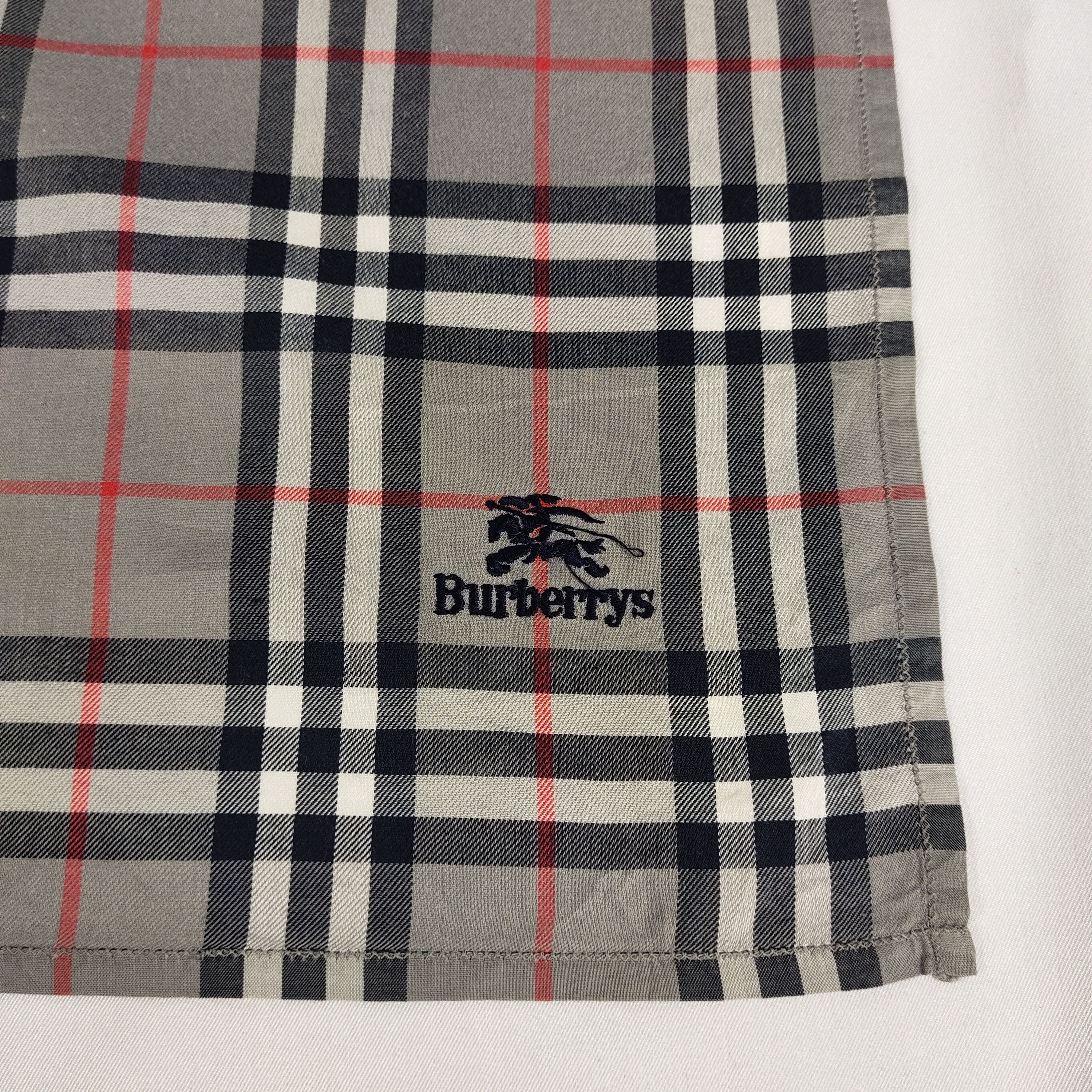 Burberrys Handkerchief / Bandana / Neckerchief FZ127