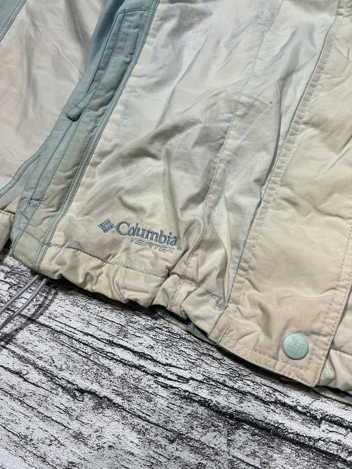 General Research 2000s Archival Columbia Thrashed Outdoor Hodded Jacket y2k Size US L / EU 52-54 / 3 - 5 Thumbnail