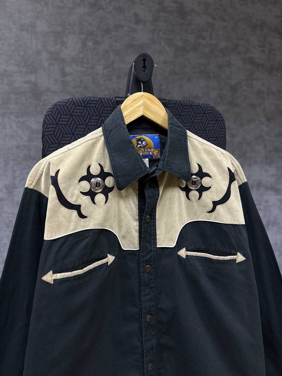 Cowboy Equipment × Vintage Vintage Cowboy Long Lobo Riders Black Shirt Size US L / EU 52-54 / 3 - 7 Thumbnail