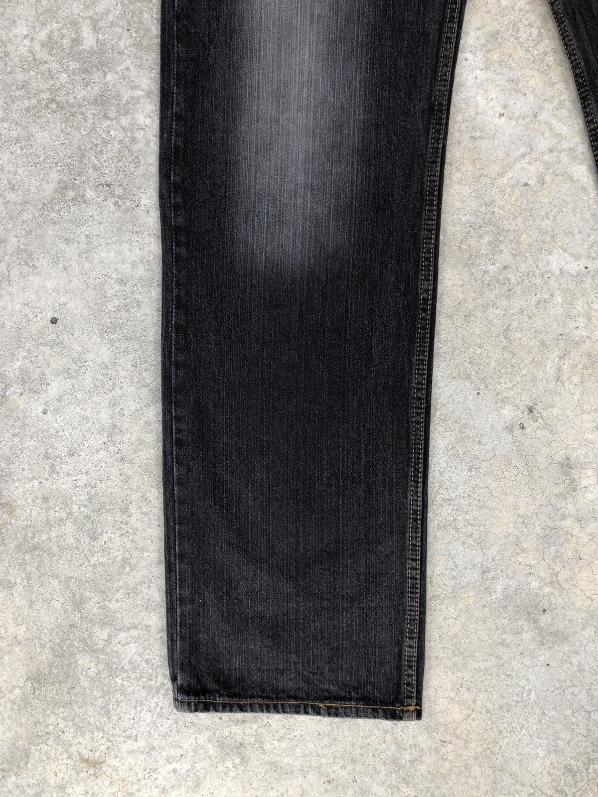 Japanese Brand Japanese Fish Koi Embroidered Jeans Distressed Multipocket Size US 33 - 6 Thumbnail