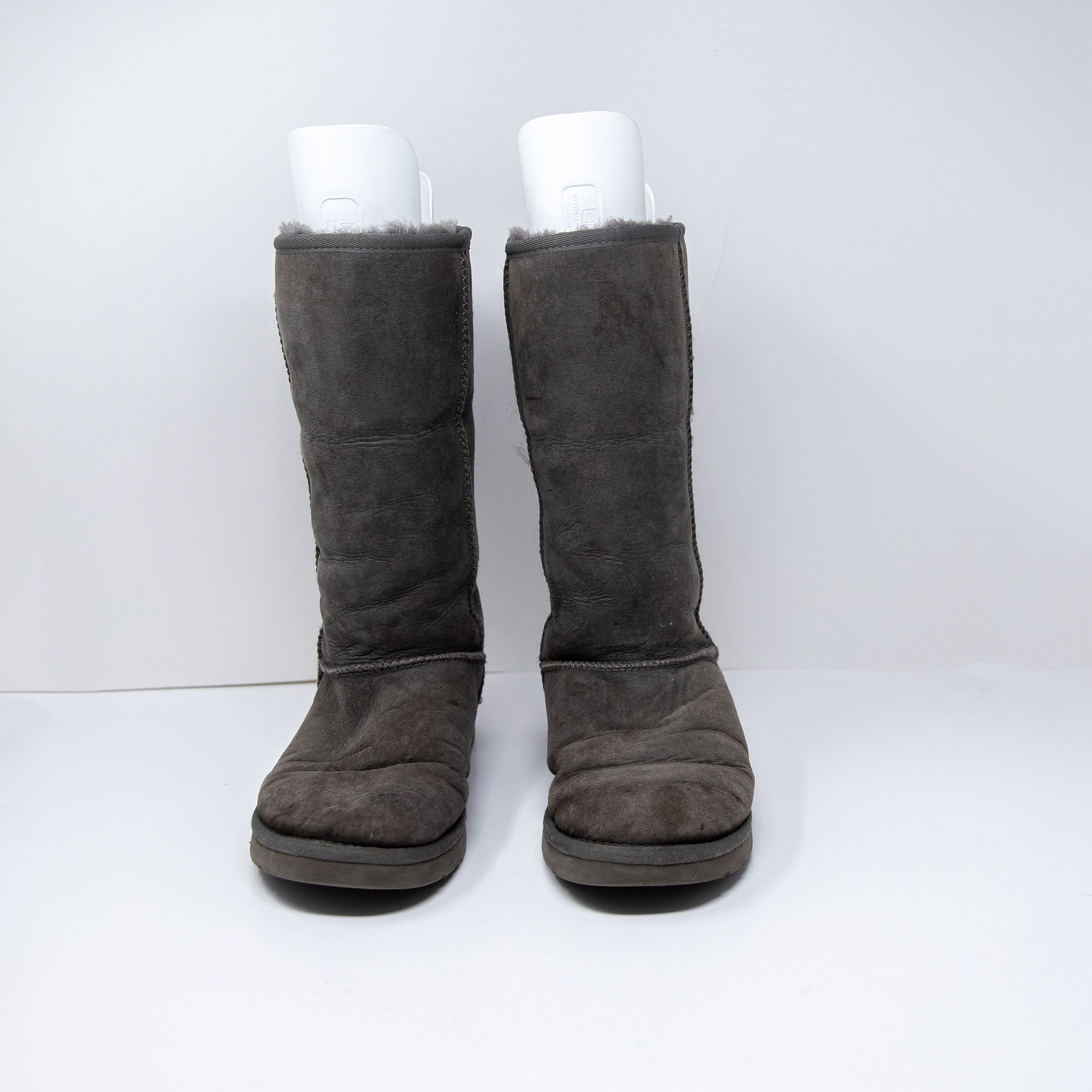 Ugg Ugg Women's Genuine Suede Shearling Size US 7 / IT 37 - 2 Thumbnail
