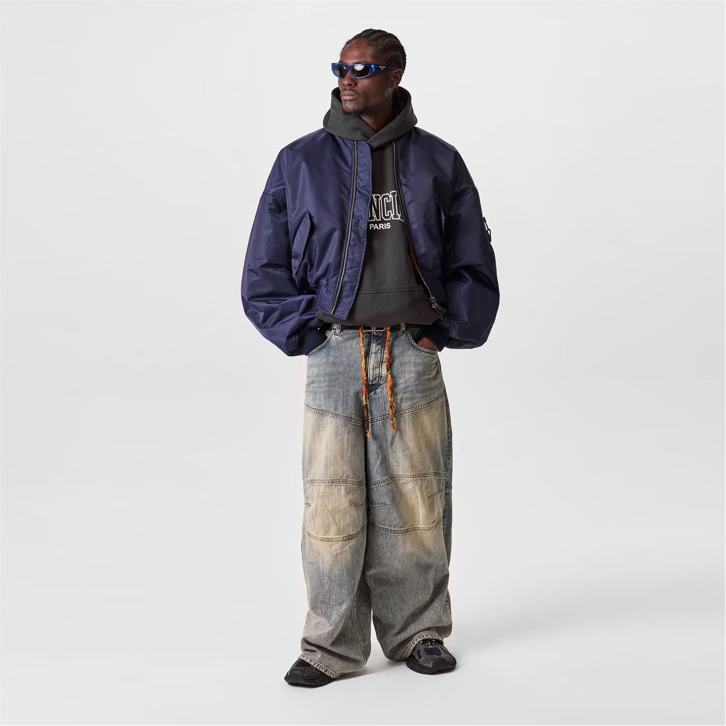 Balenciaga o1g2r1mq0226 Round Bomber Zip Jacket In Blue Size US M / EU 48-50 / 2 - 6 Thumbnail