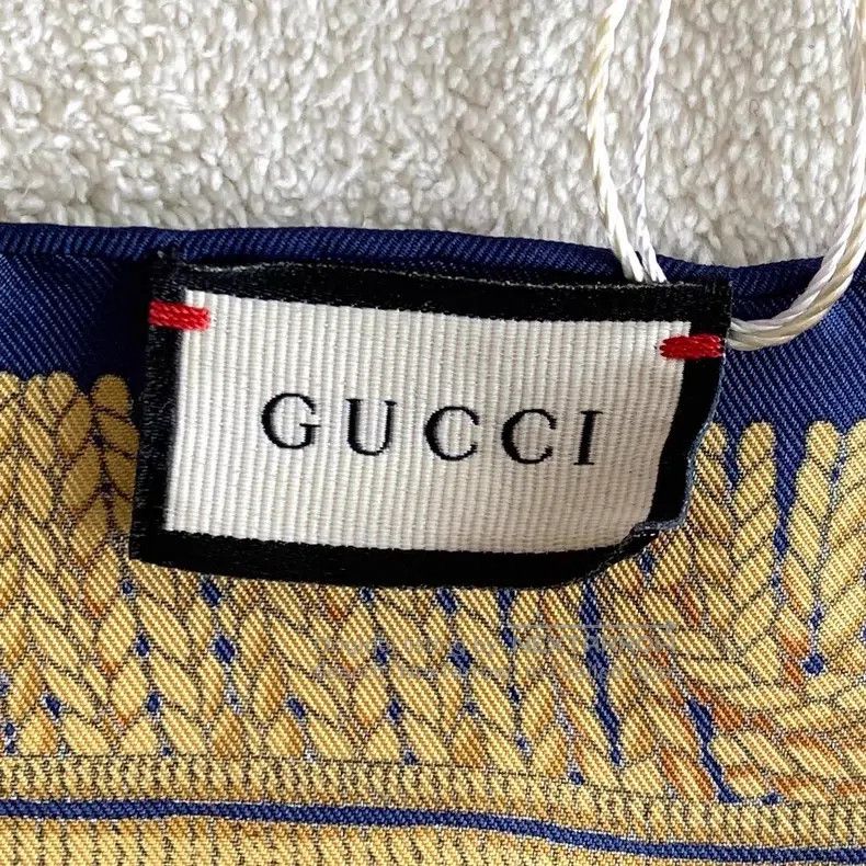 Gucci Gucci Dark blue badge print twill print mulberry silk scar Size ONE SIZE - 6 Thumbnail