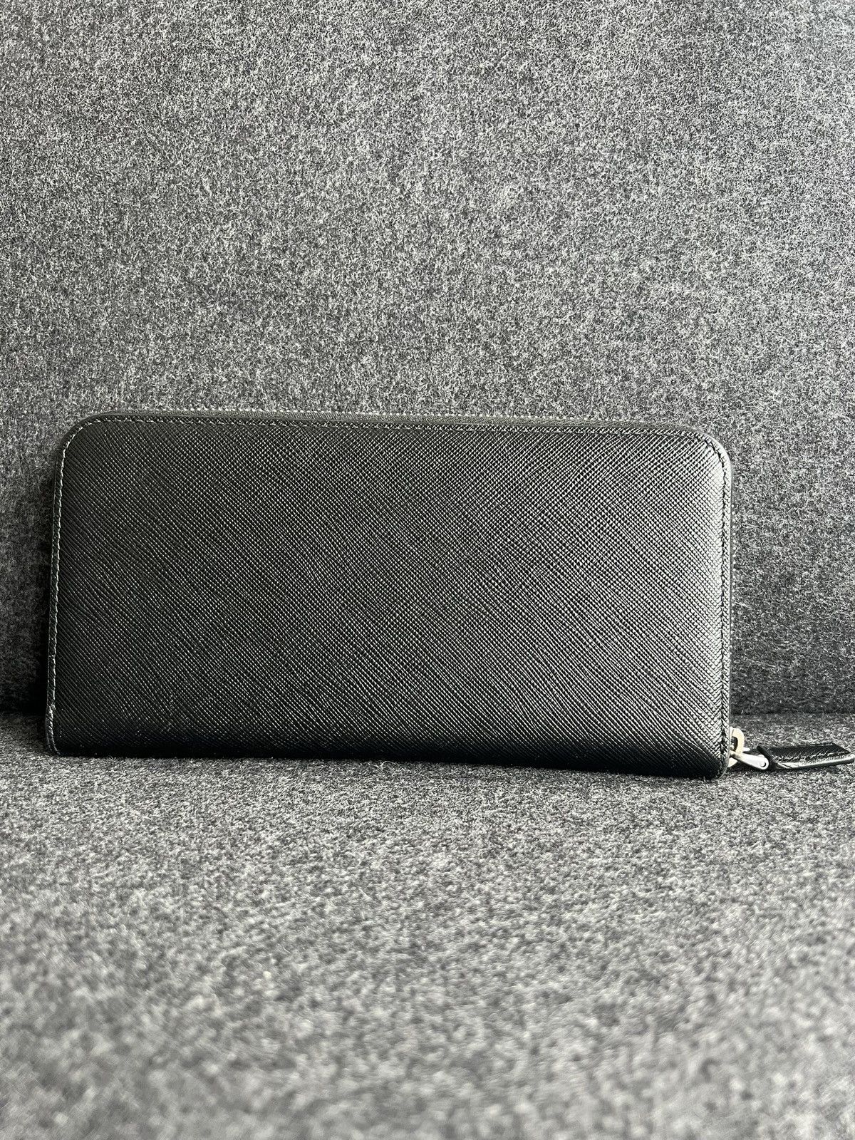 Prada Prada Saffiano large wallet (gently used) Size ONE SIZE - 2 Thumbnail