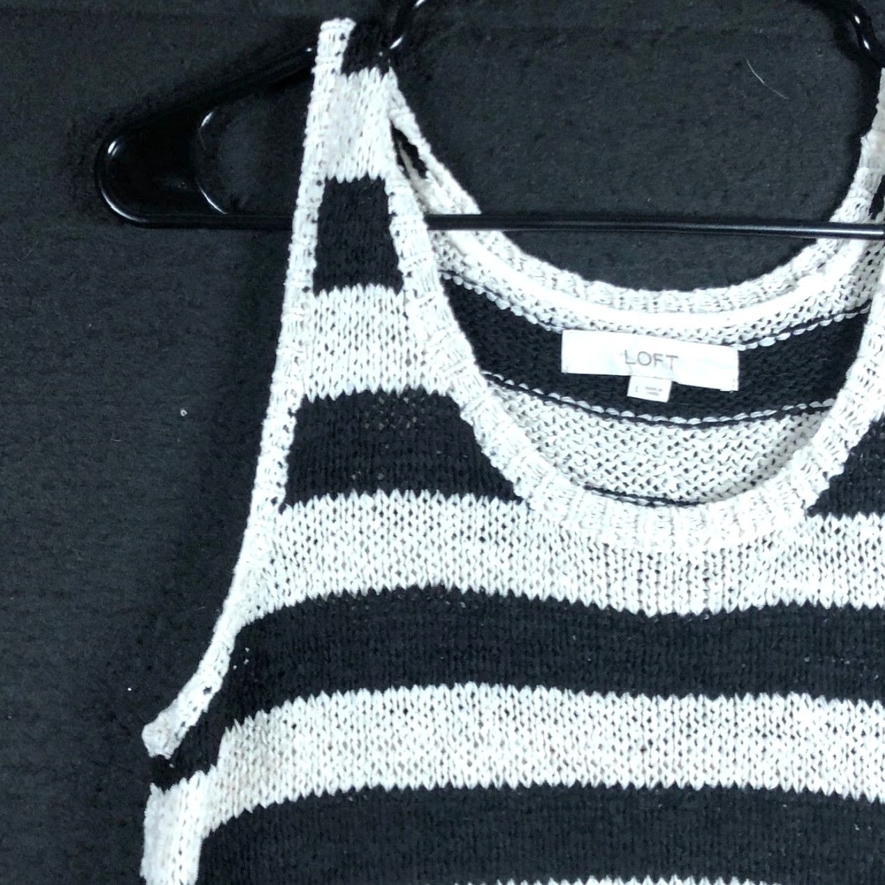 Ann Taylor Ann Taylor Women Sweater Tank Black Stripe Knit Nylon Blend Large Sleeveless Scoop Neck Size L / US 10 / IT 46 - 4 Thumbnail