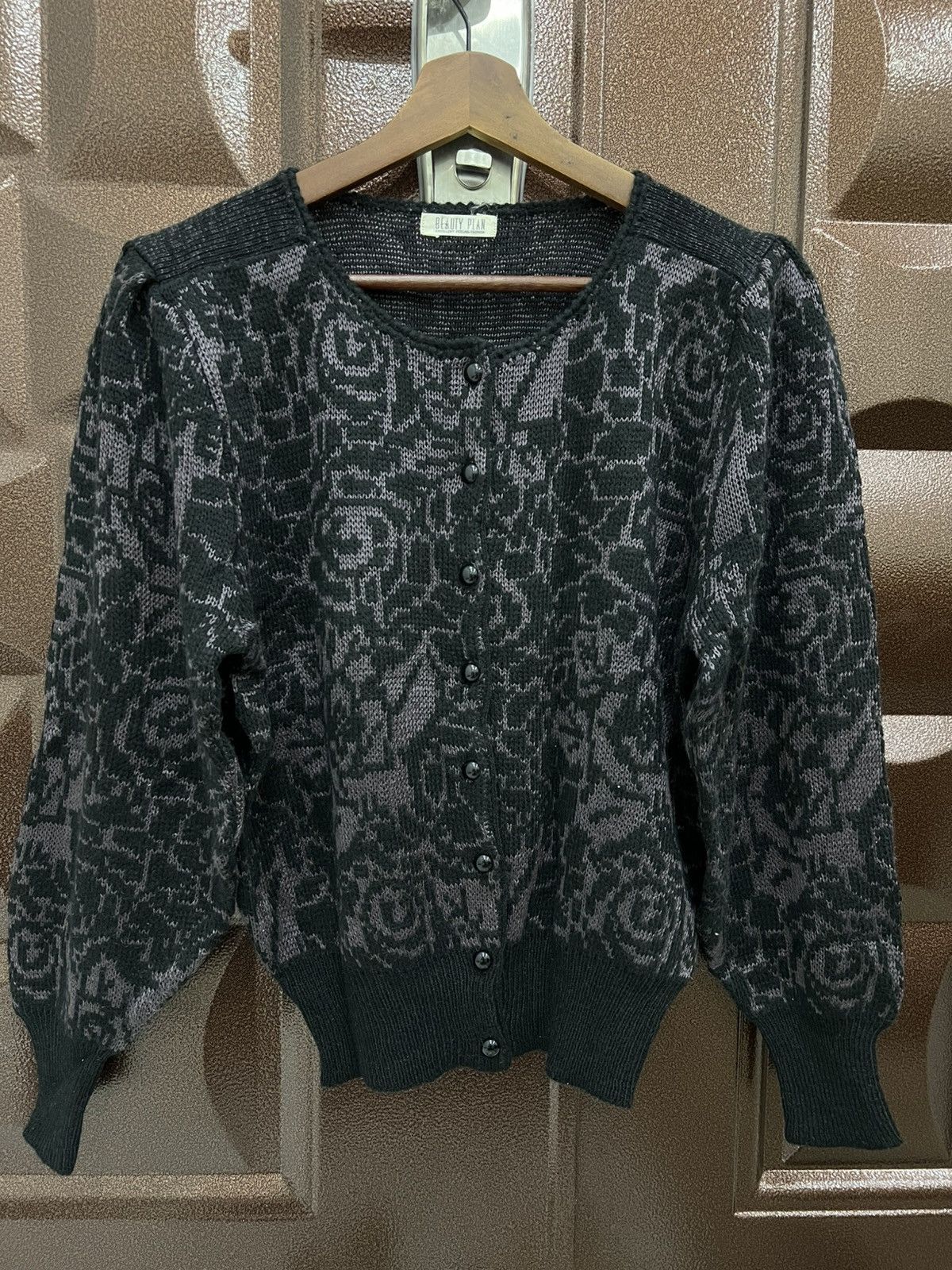 Japanese Brand Vintage Black Rose Grunge Aesthetic Button Up Knit Cardigan Size M / US 6-8 / IT 42-44 - 2 Thumbnail