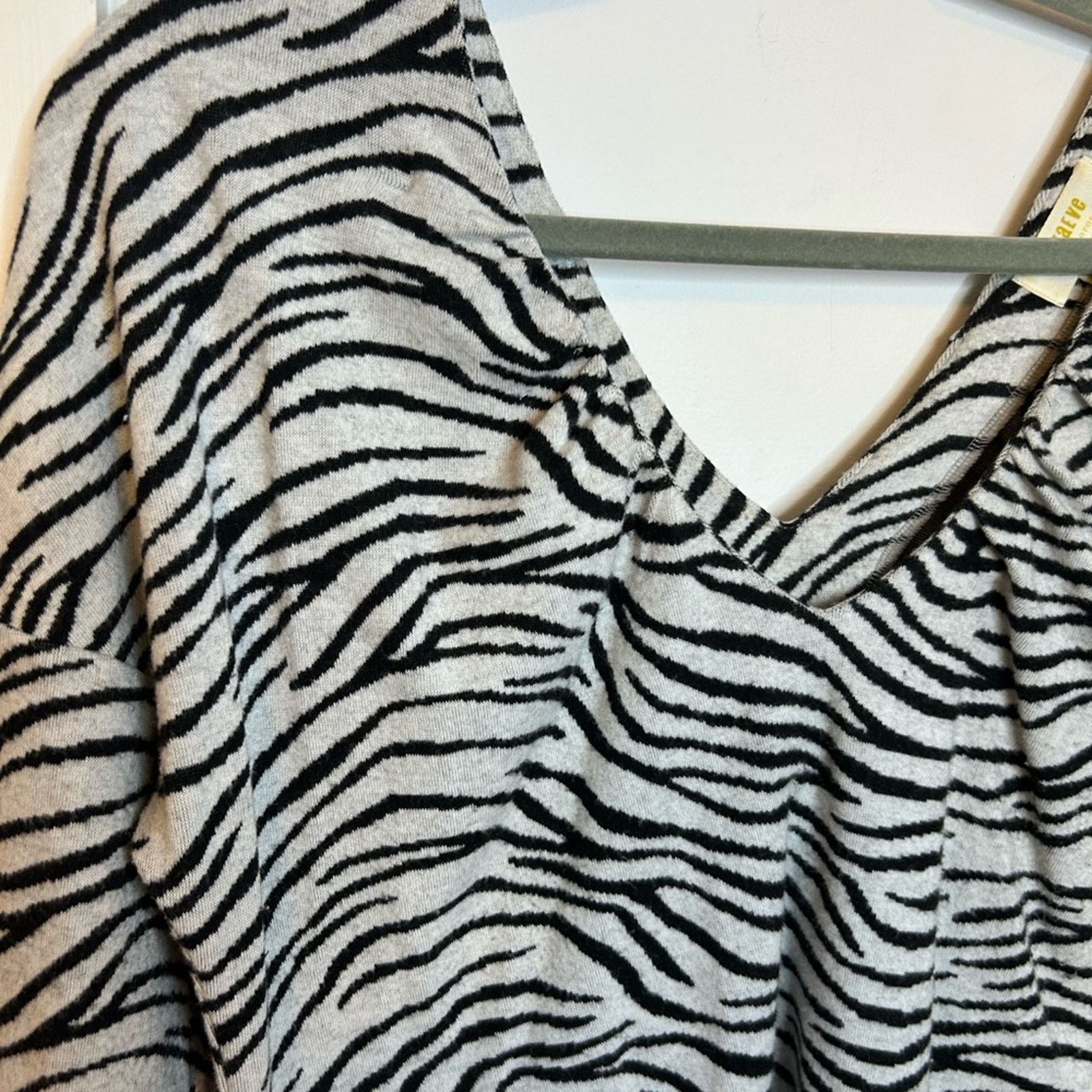 Anthropologie Maeve Anthropologie Taylor Zebra Striped Pullover Size M / US 6-8 / IT 42-44 - 5 Thumbnail