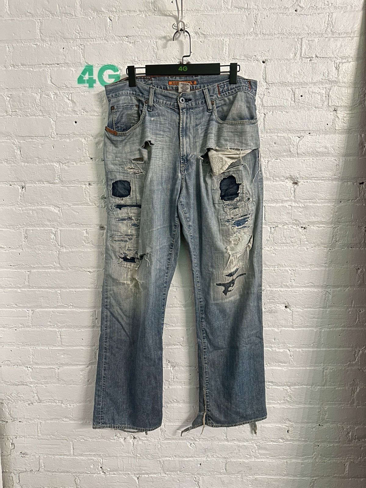 Vintage VINTAGE THRASHED OUT PREMIUM JEANS Size US 32 / EU 48 - 1 Thumbnail